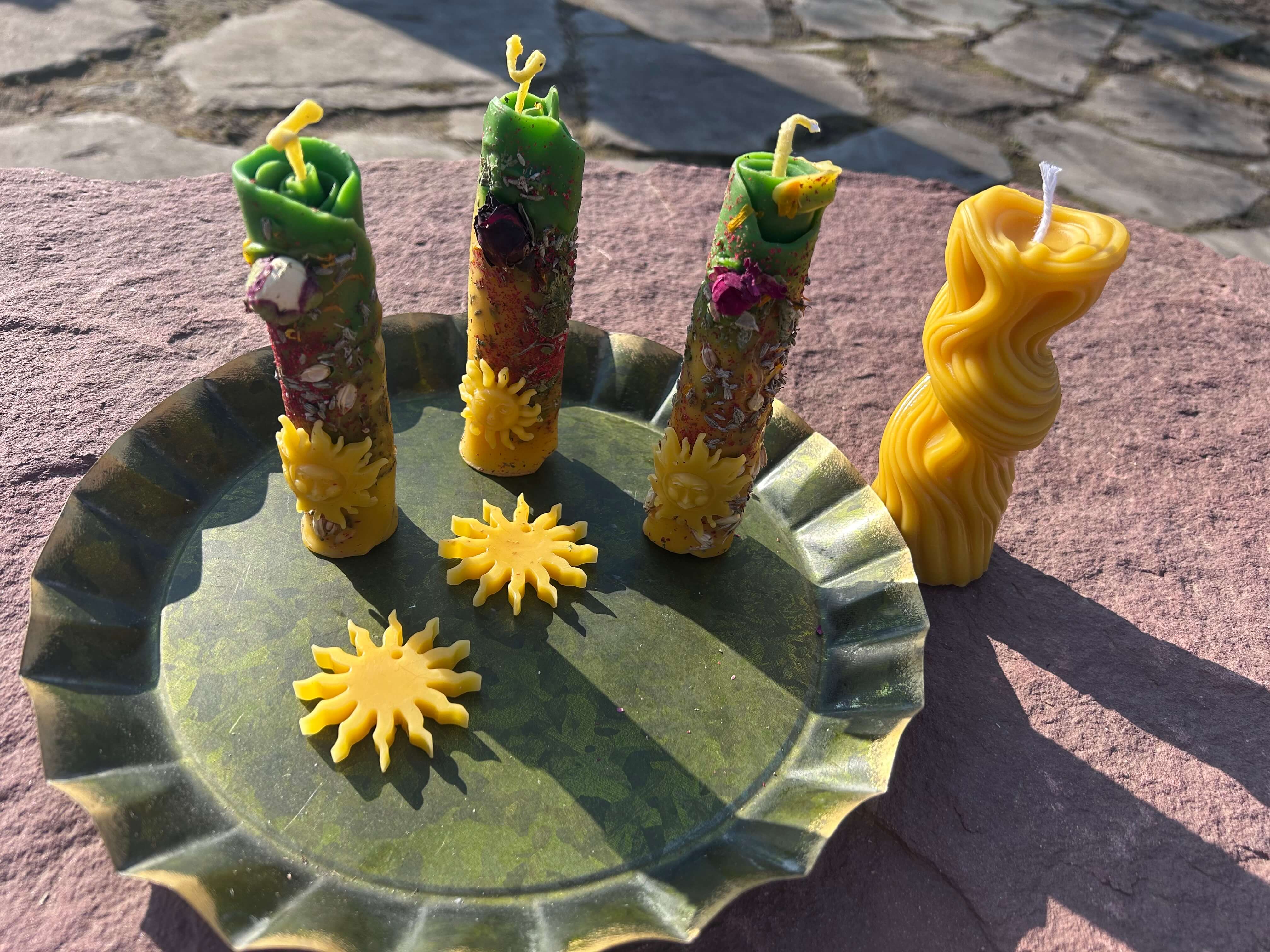 Ostara Świeca zawijana