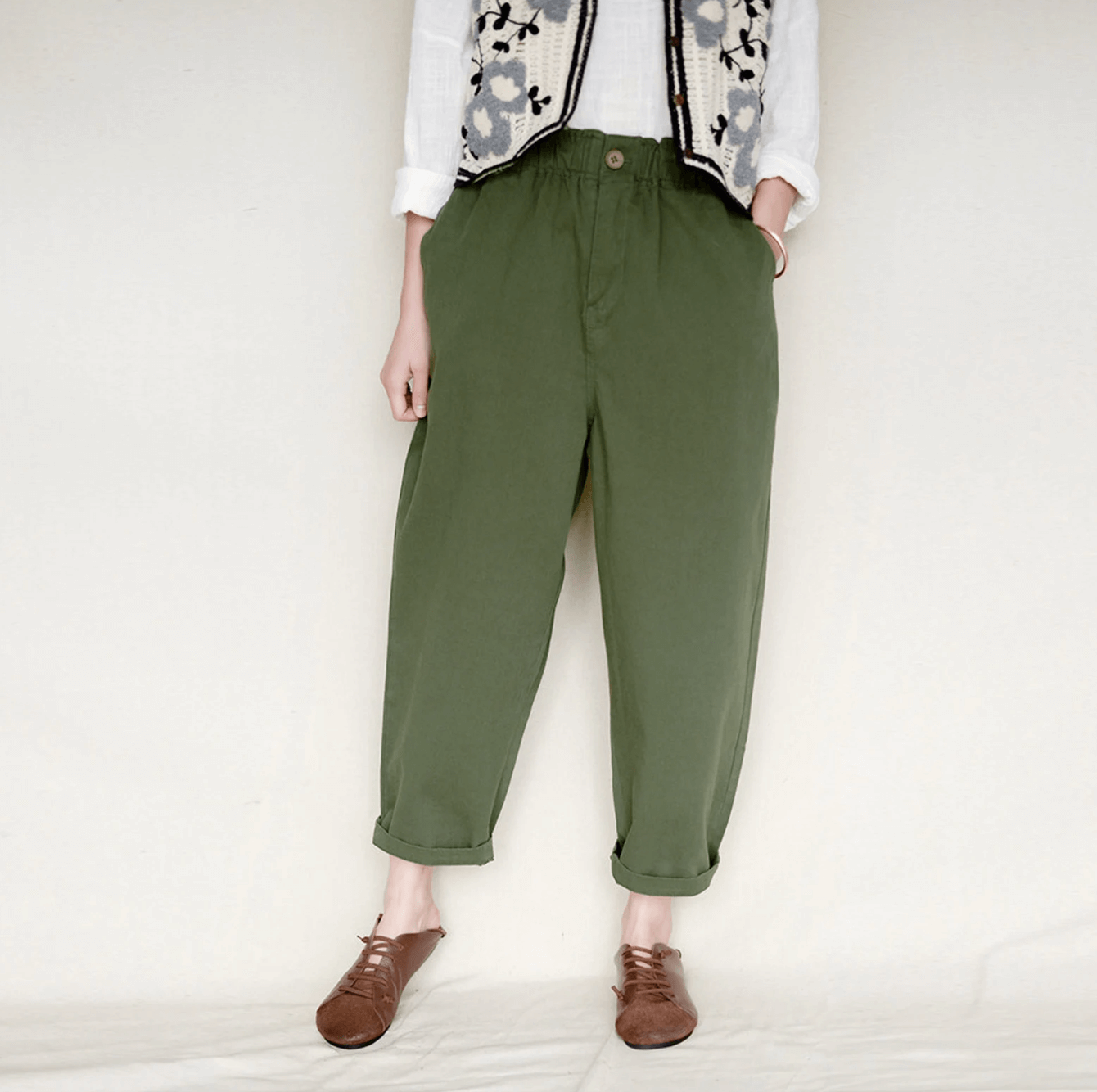 The best of Green Aesthetic Clothes for Cottagecore, Grandmacore and 60s Aesthetics (July 2022)