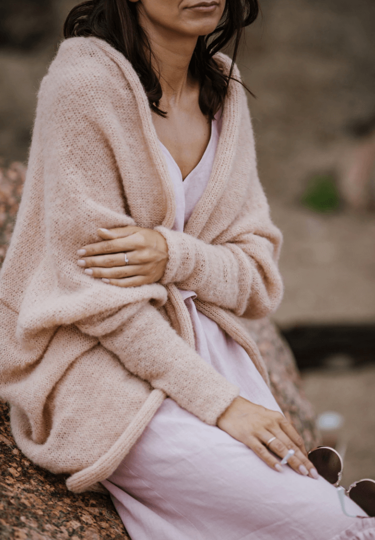 Soft pink aesthetic inspo: Outfits and vibe