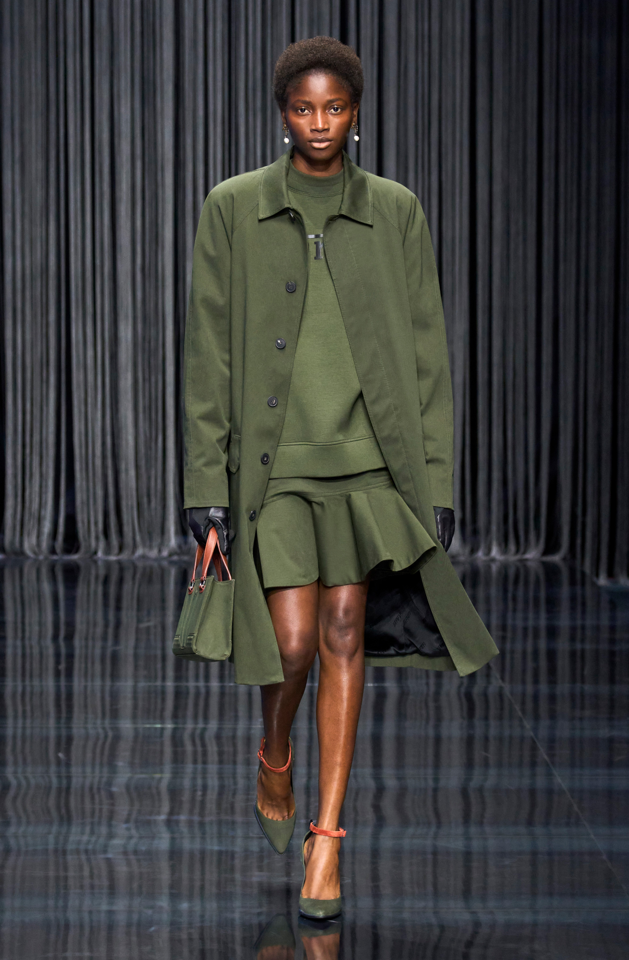 Green and Brown Aesthetic: Tons of aesthetic outfits in green and brown