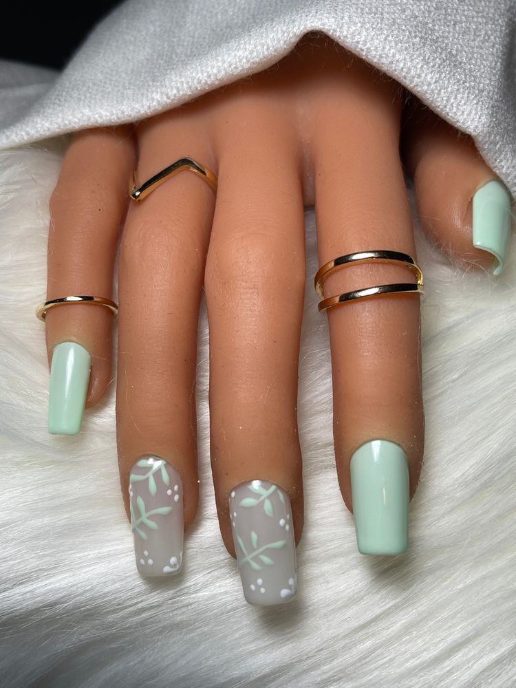 Winter 2022 Nail Art Trends: The Styles and Colors (Inspo)