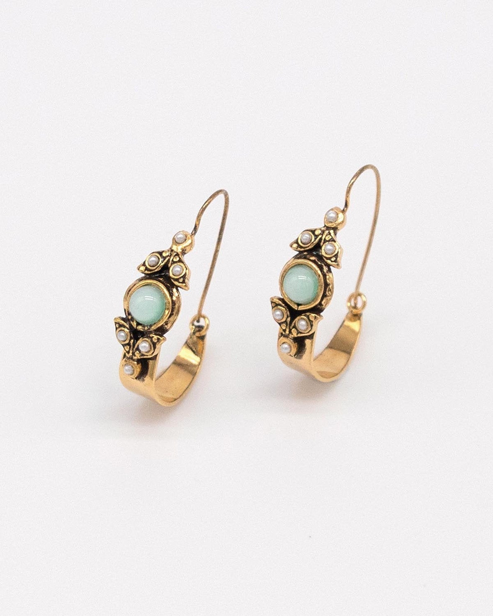 How to wear cottagecore jewelry (+ best indie vendors)