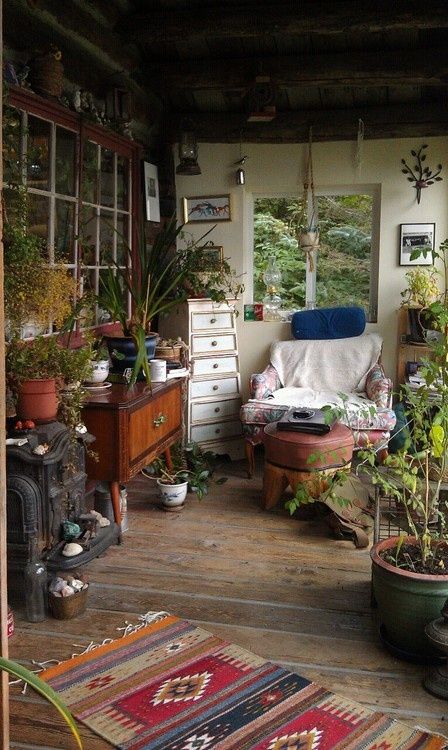 10 plant-heavy room decor ideas for a fairycore room