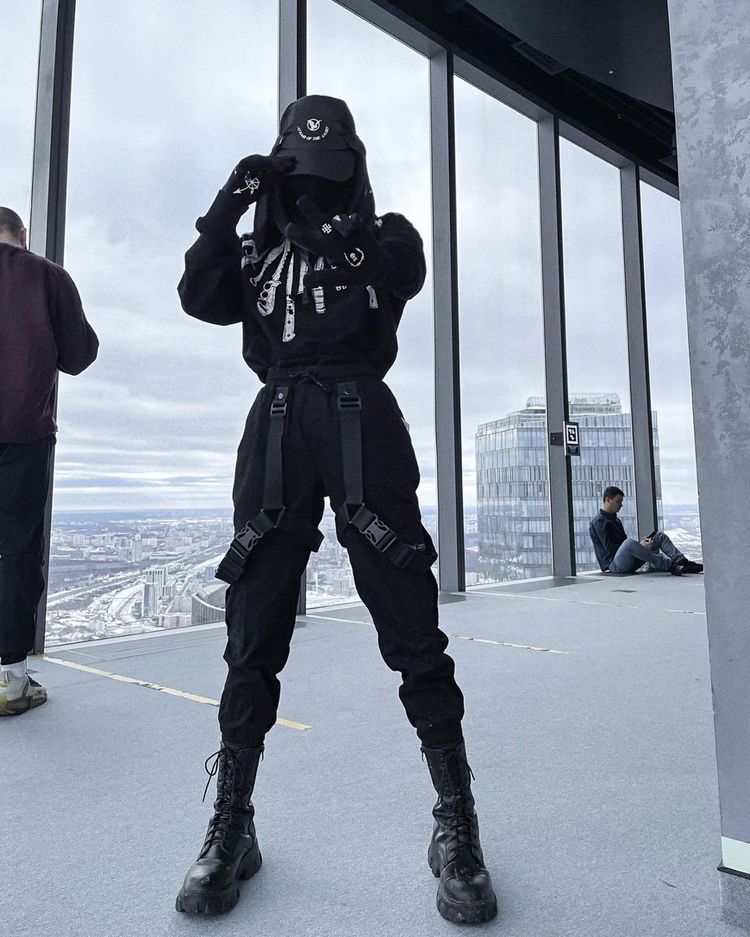 Techcore Aesthetic: How to create a techwear outfit that will turn ...