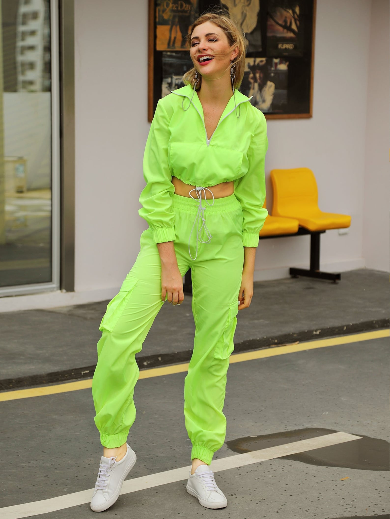 Neon Aesthetic: Y2K vs Streetwear (15+ Outfits & Inspo) | IndieYesPls