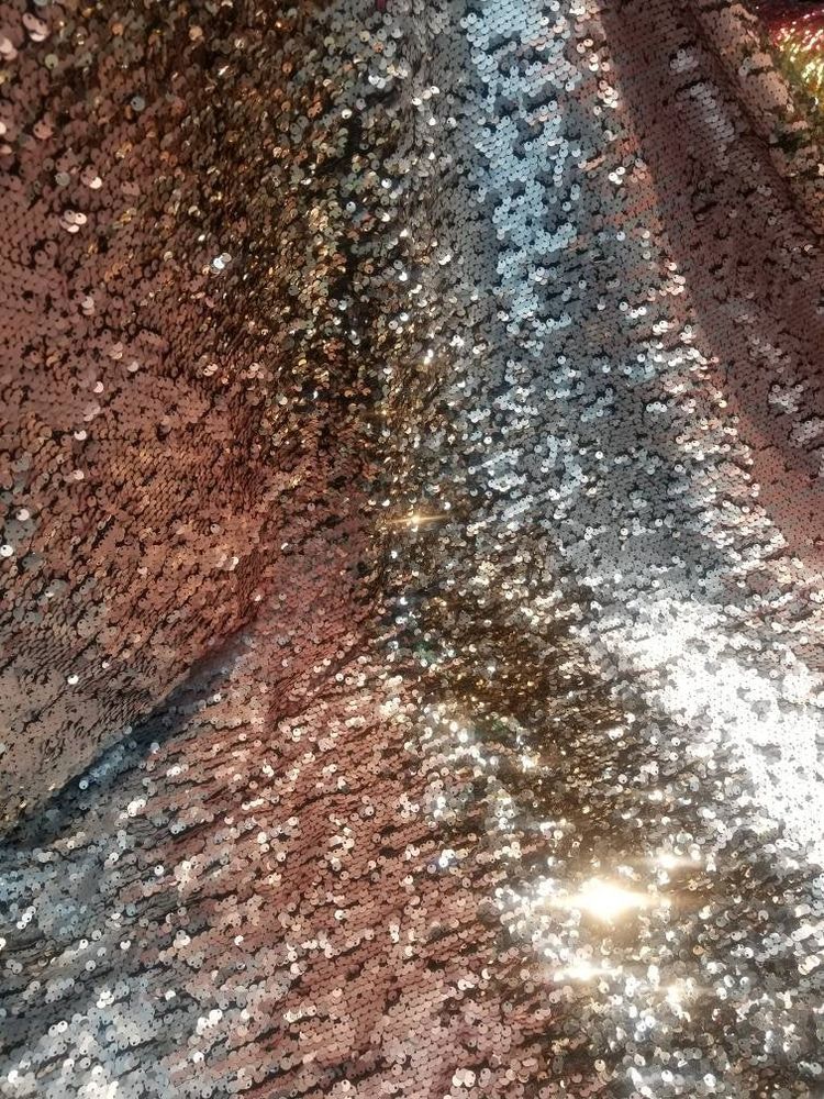 How to wear sequin tops with jeans for the Y2K baddie aesthetic?