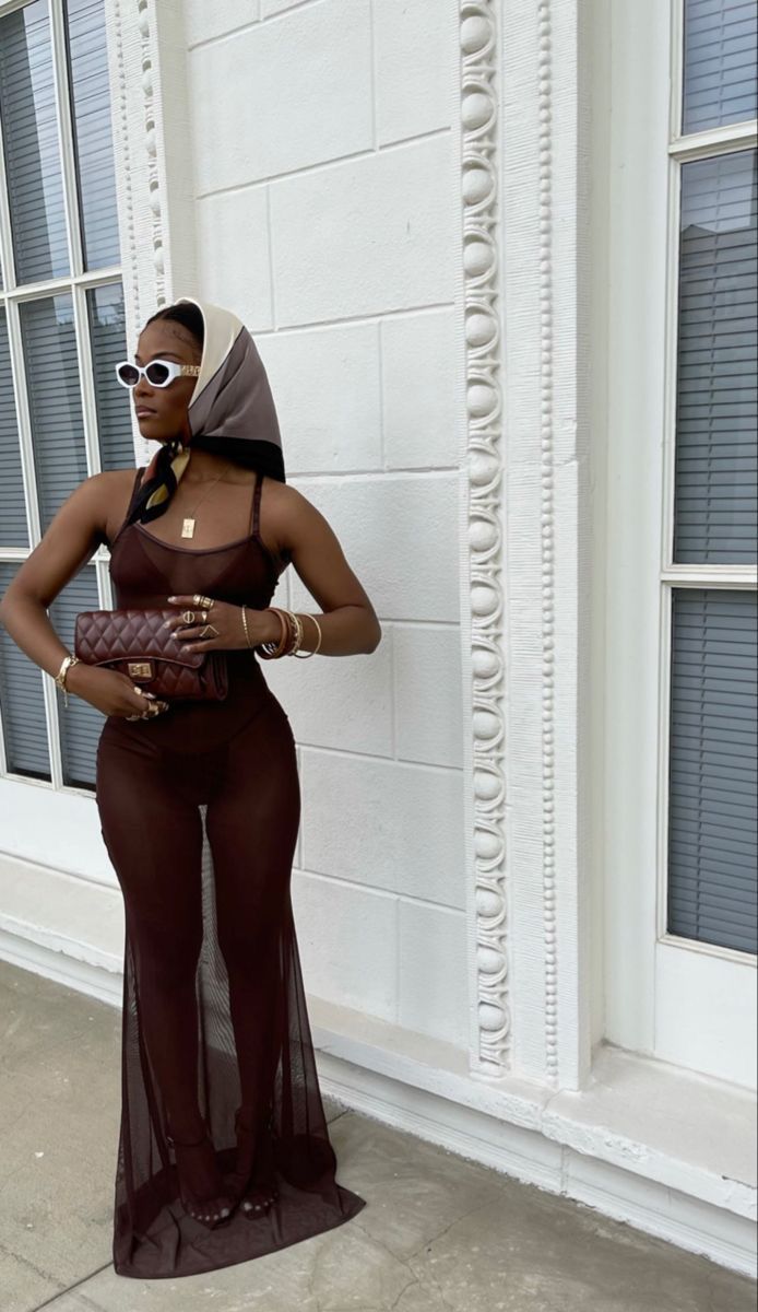 Nude aesthetic clothes to transition into spring 2023