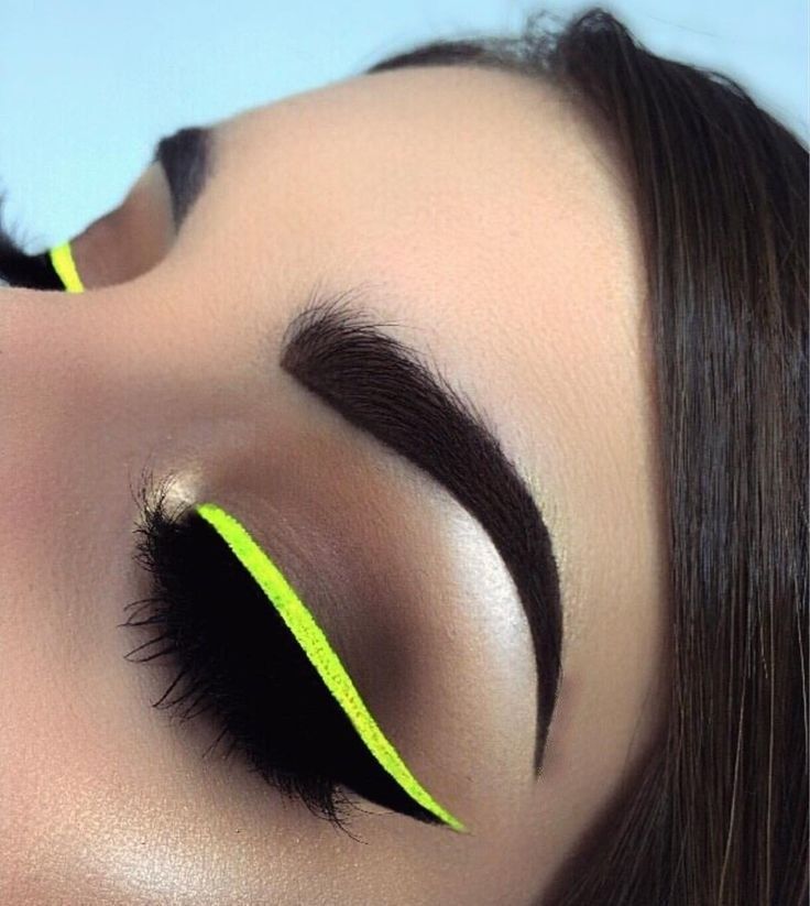 Inspo: Rock a Neon Green Eyeshadow Look