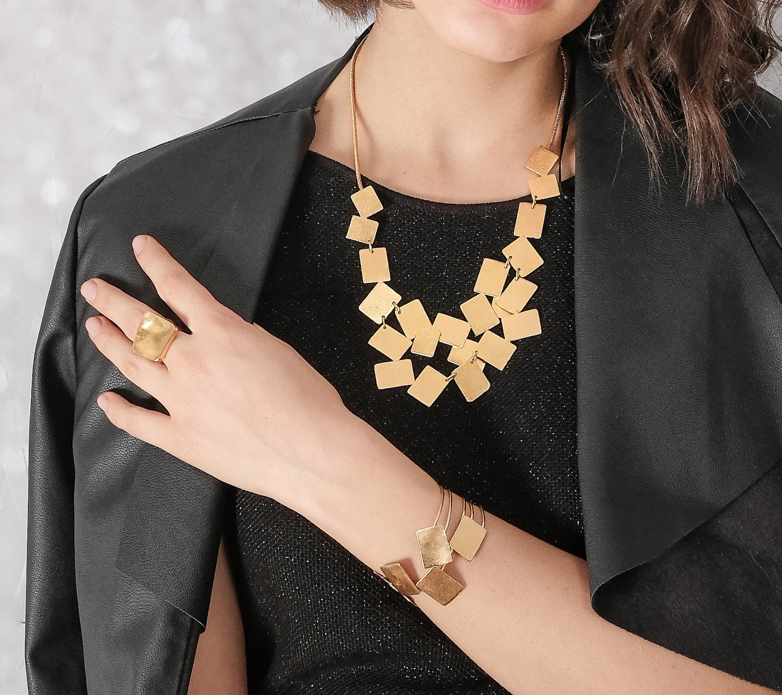 How to Look Bougie in a Dark Green Dress? Easy! Accessories, Accessories & Accessories!