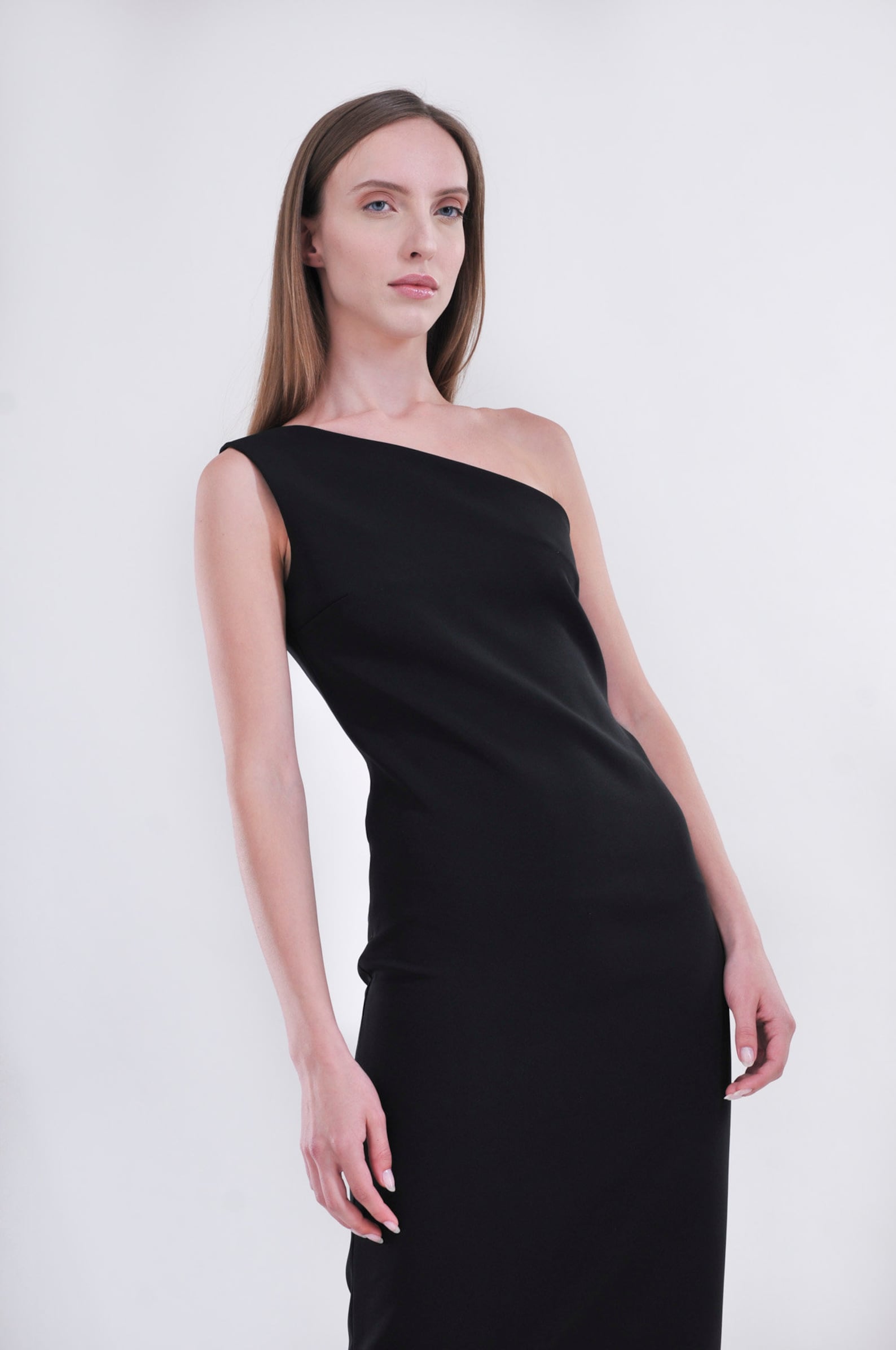 How to Accessorize a Black Dress like a Pro