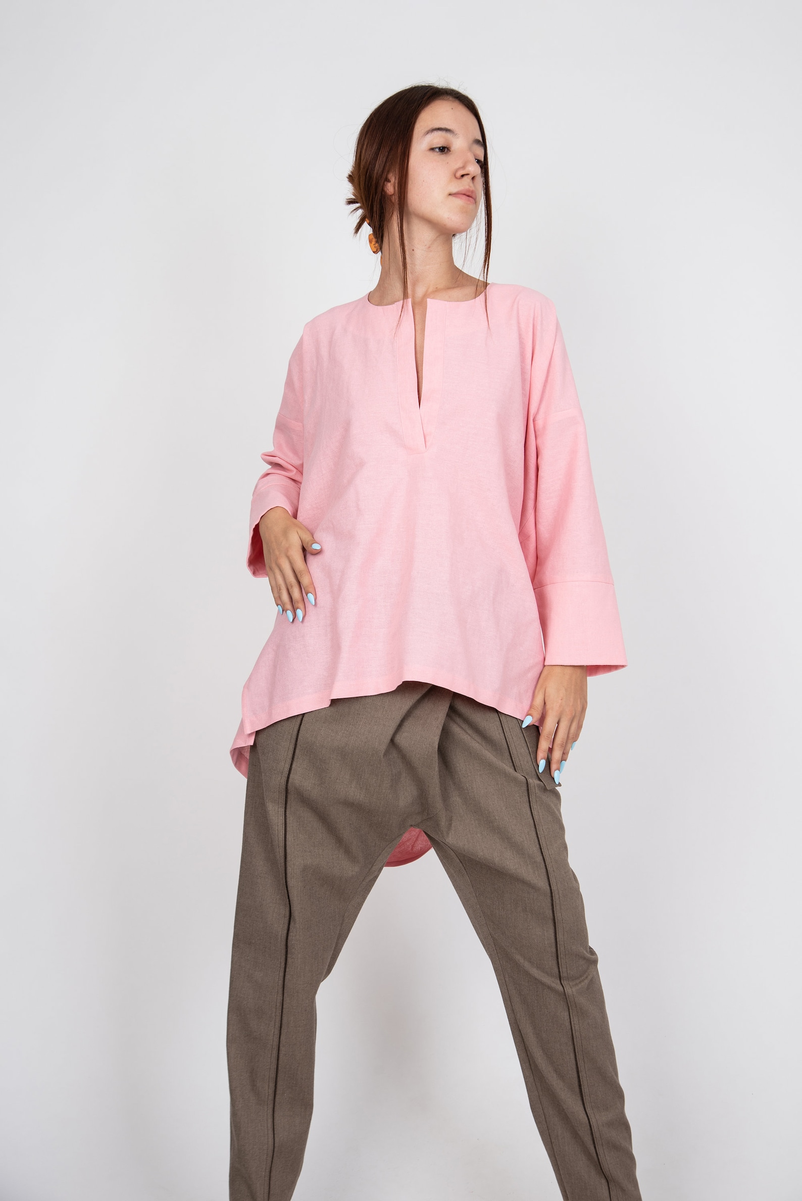 10+ Mesmerizing Feminine Looks with Baggy Outfits & Soft Romantic Makeup