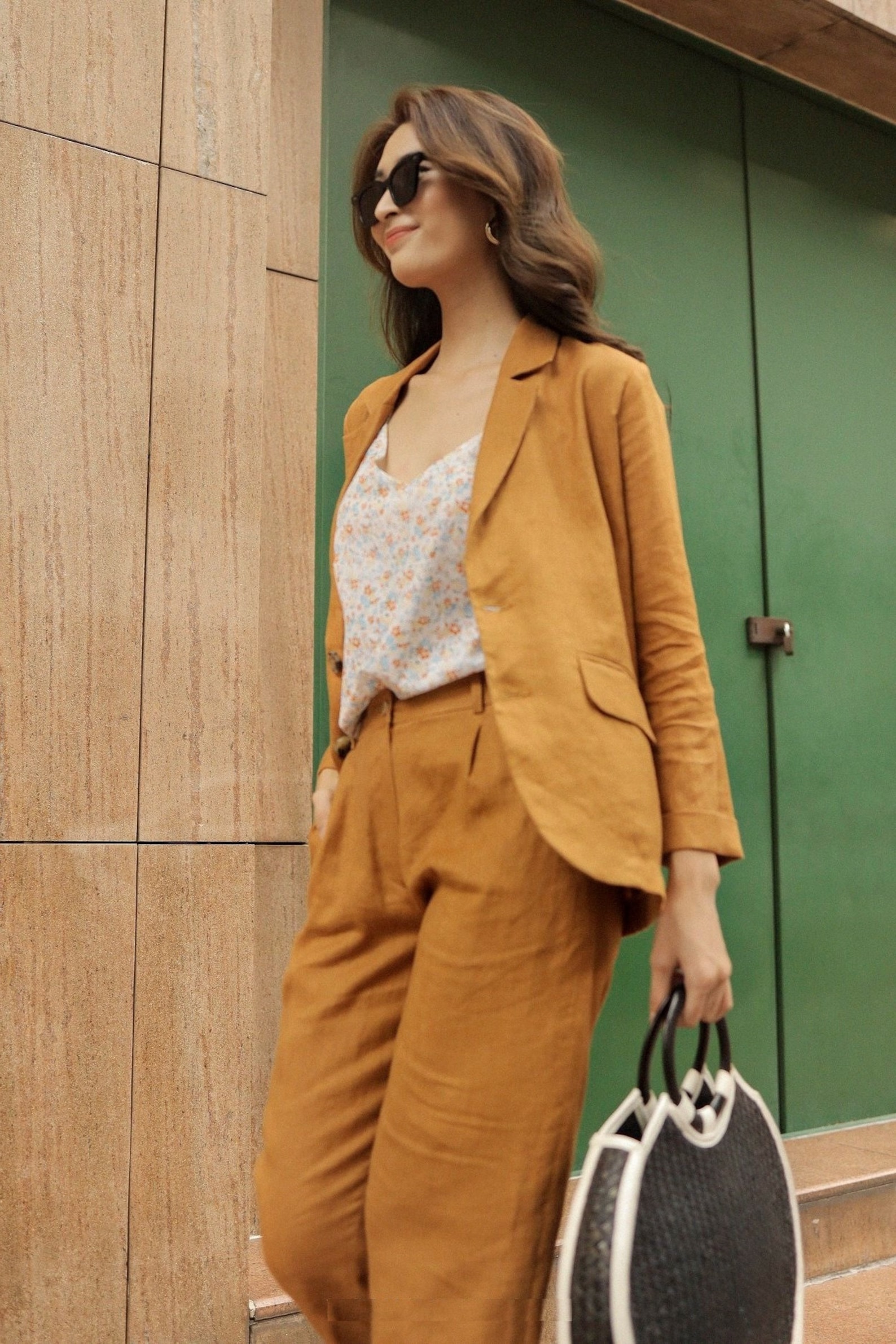 Chic Simplicity: Embrace Minimalist Indie Fall Fashion Vibes