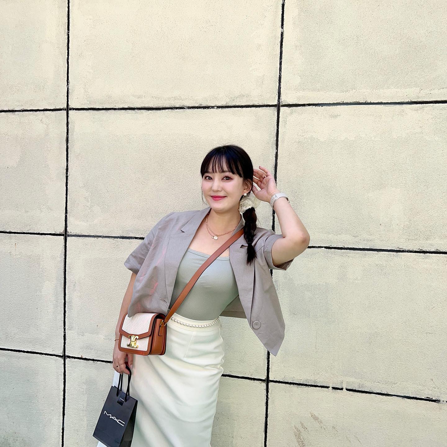 Mint Magic: Elevate Your Style with Vibrant Pairings for Mint Green Outfits