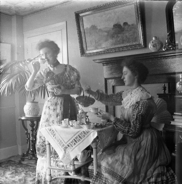 The Roots Of Cottagecore: What jewelry was popular in 1890s?