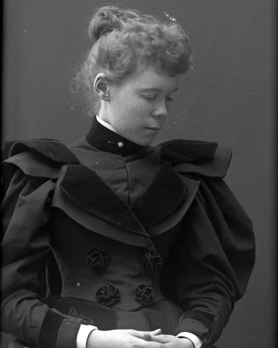 The Roots Of Cottagecore: What jewelry was popular in 1890s?