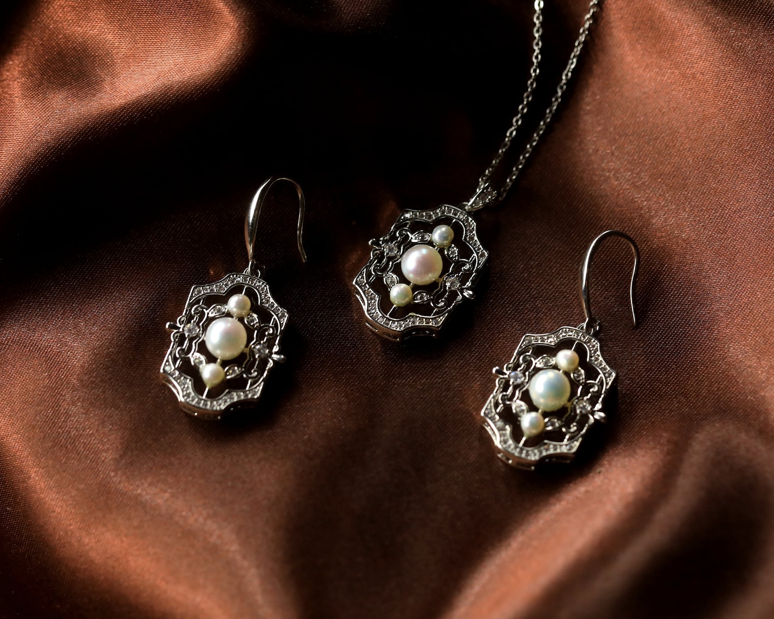 The Roots Of Cottagecore: What jewelry was popular in 1890s?