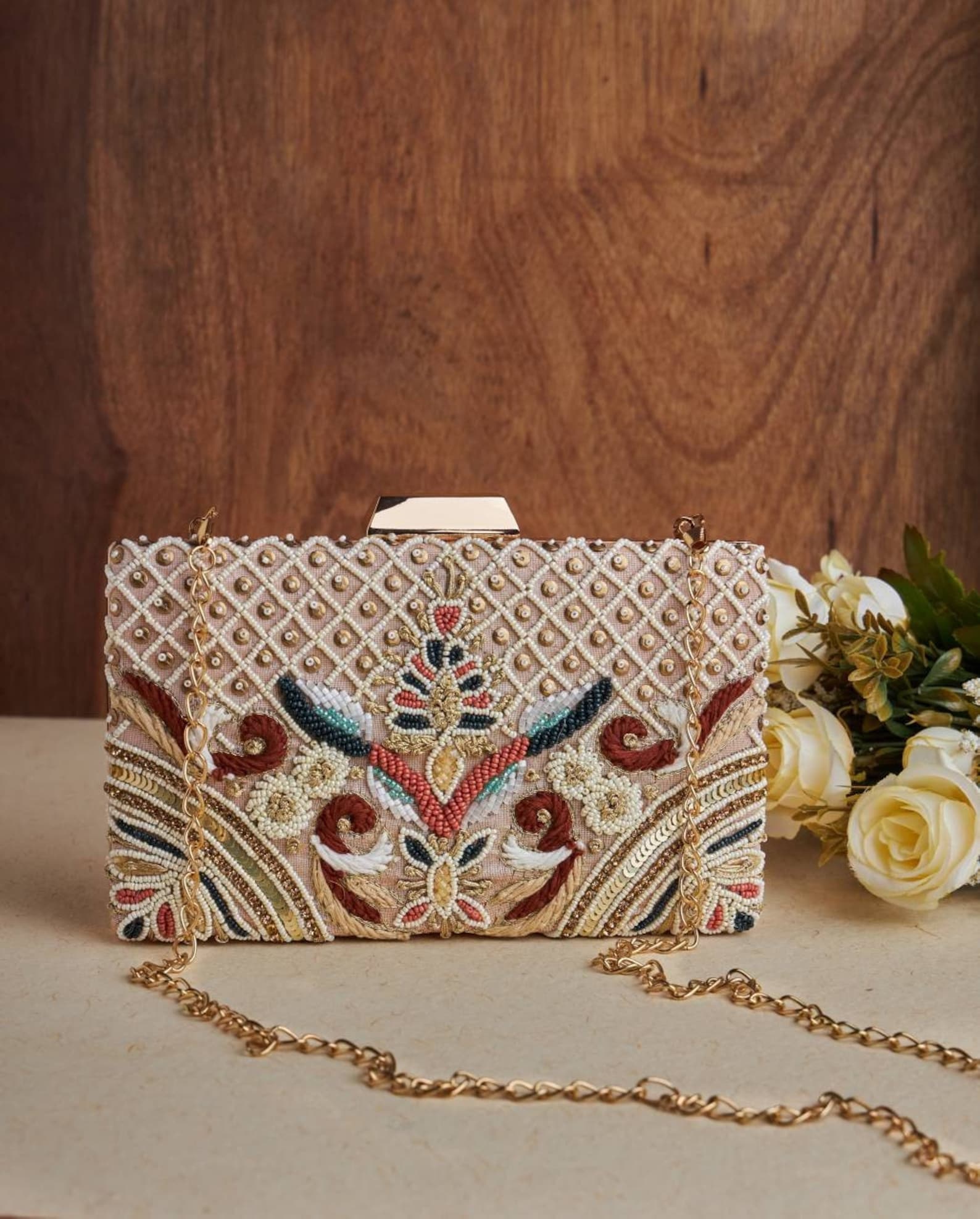 Gilded Elegance: Mastering the Art of Mixing Gold and Silver Accessories for Your Silver Dress