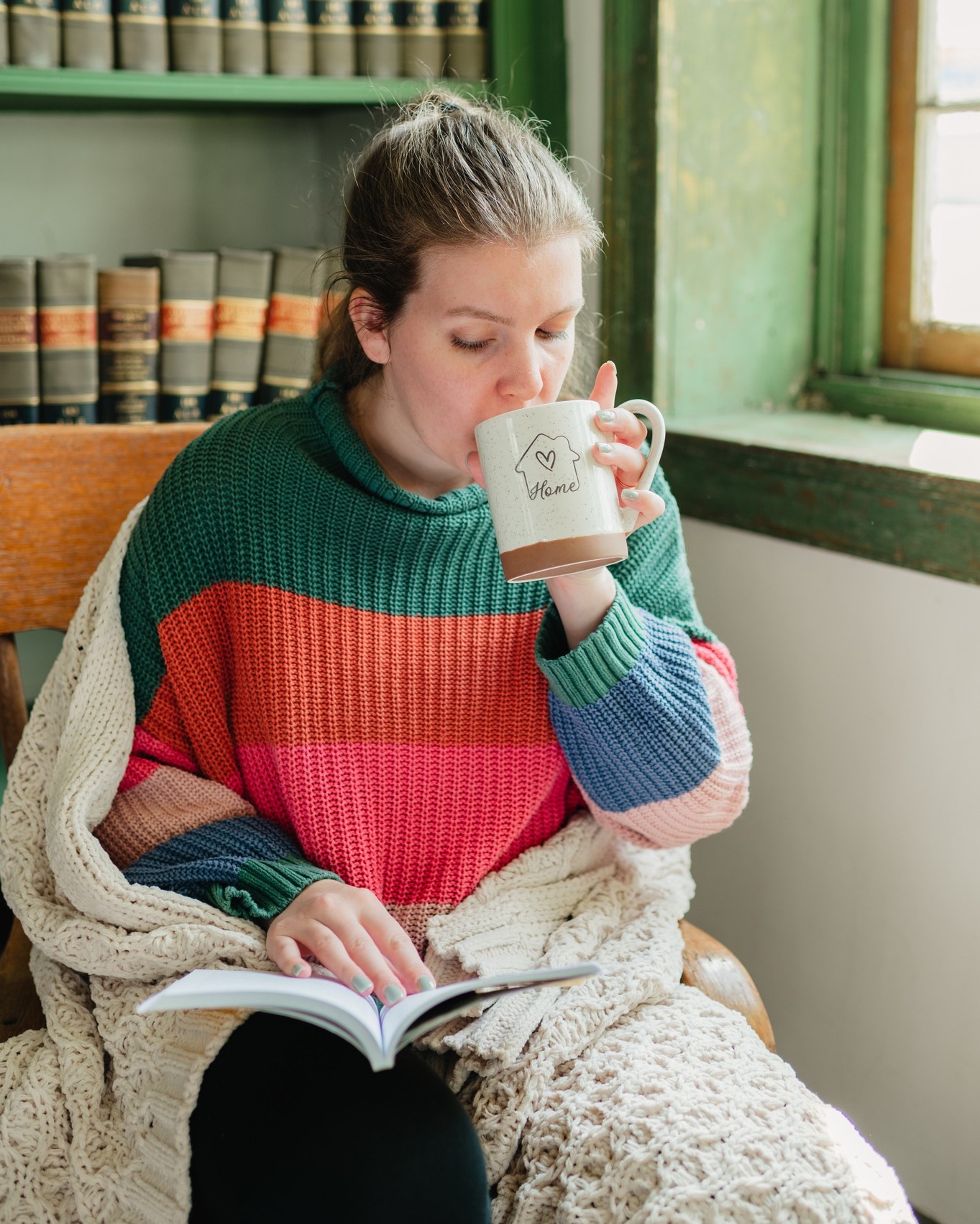Wrapped in Lights and Caramels: The Light Academia Look for Fall & Winter