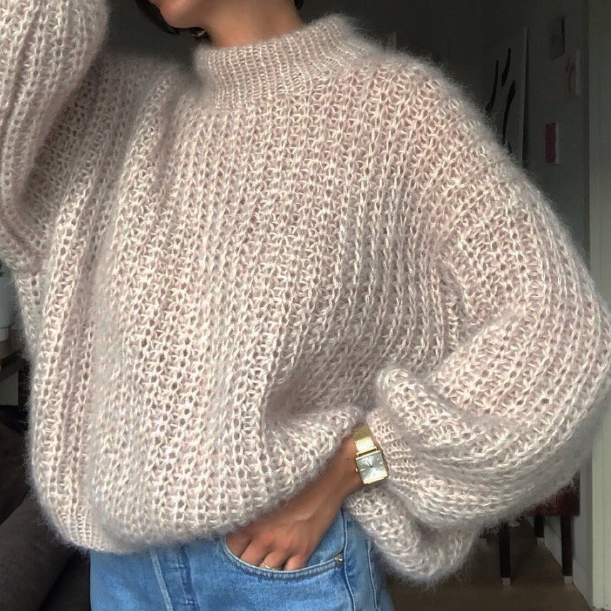 Wrapped in Lights and Caramels: The Light Academia Look for Fall & Winter
