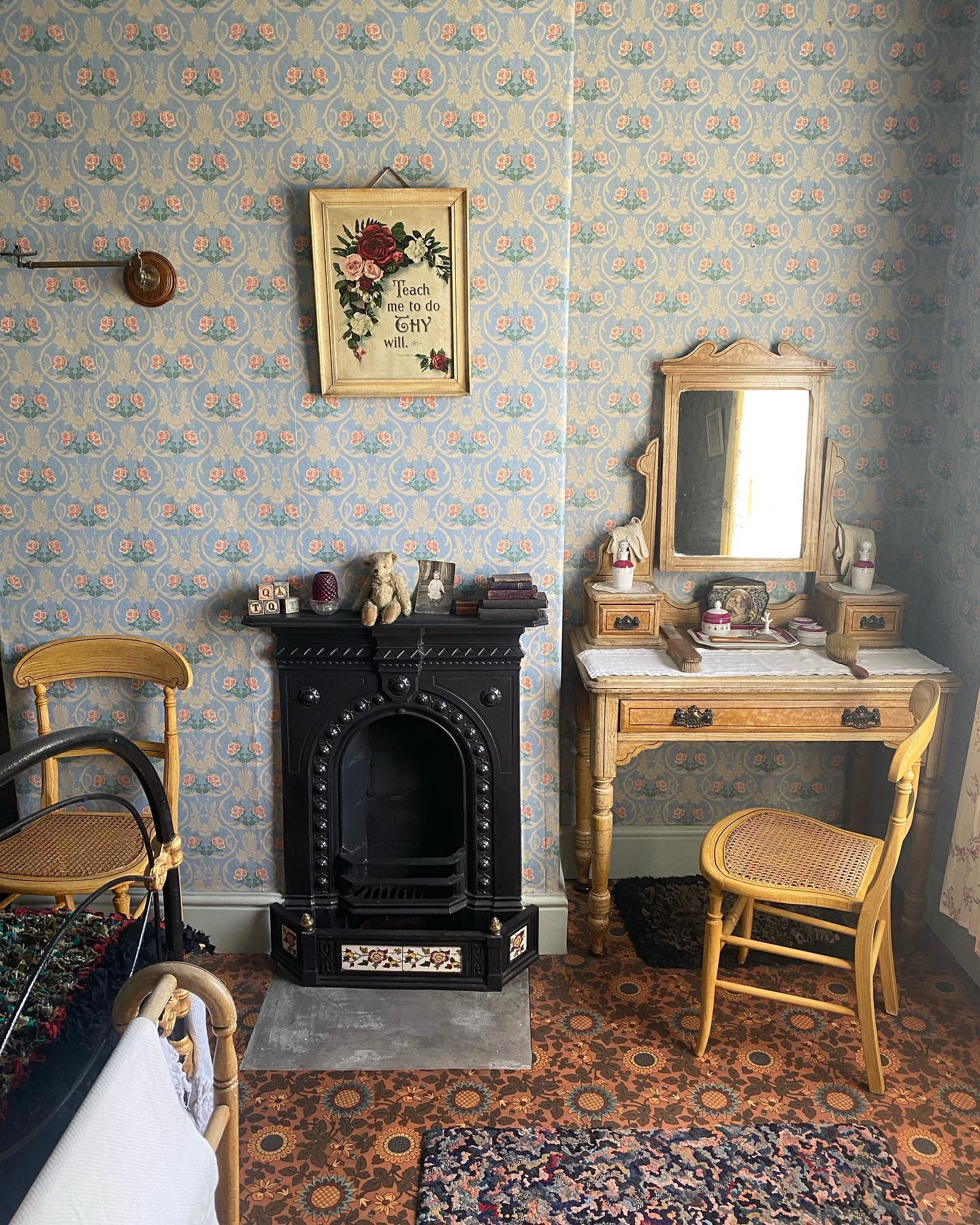 For An Opulent Interior Design: Stylish Victorian-Inspired Bedroom Ideas for the Modern Home