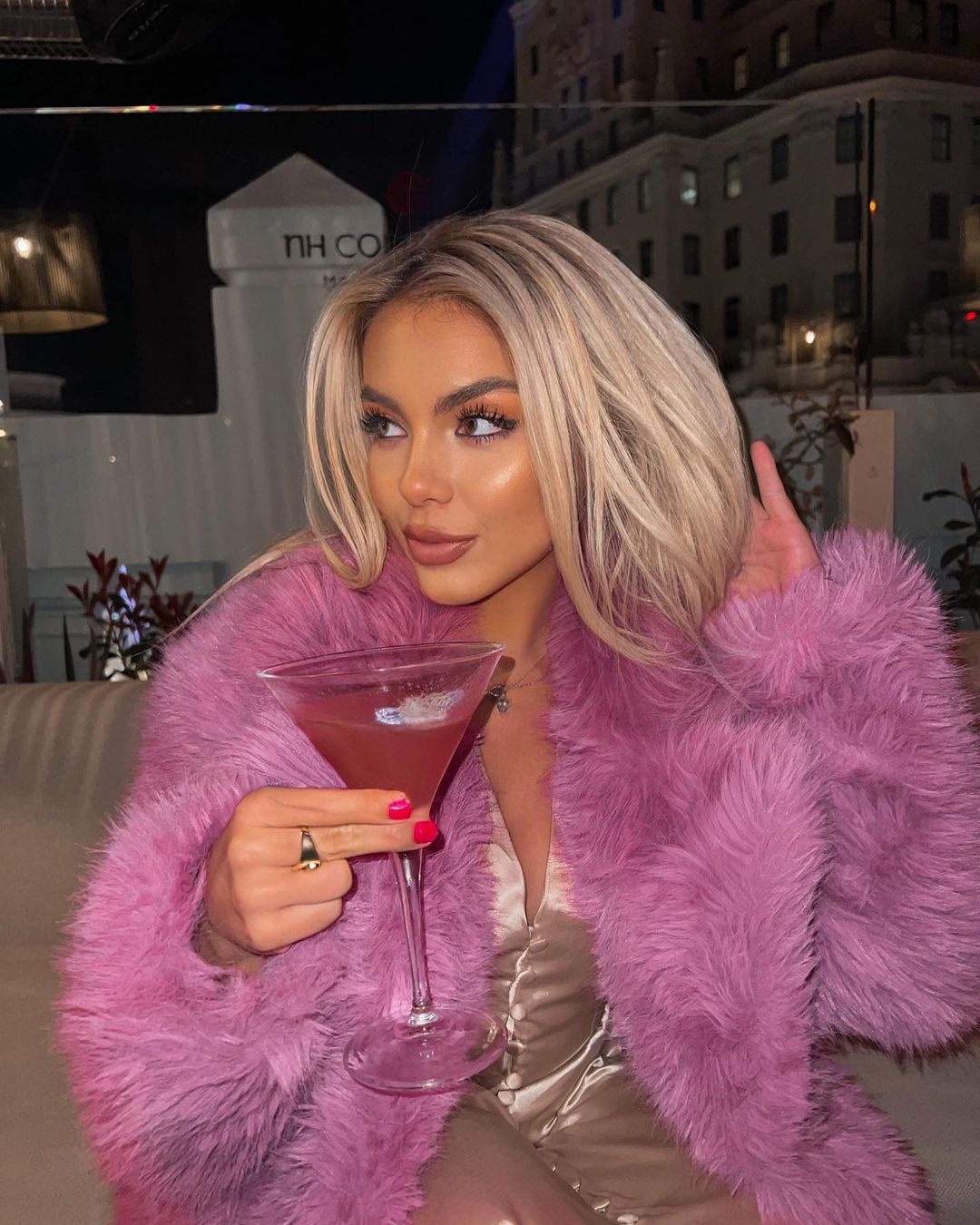 Prepare to Spoil Yourself This Fall/Winter with this Bimbocore Inspiration