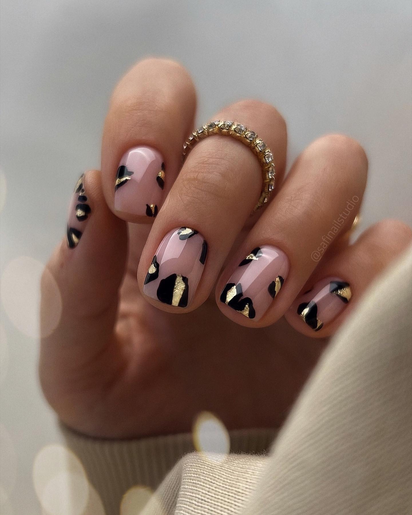 15+ Looks to Nail it with Stunning Aesthetic of Negative Space Nails