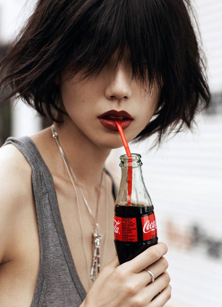Beauty with Bite: Unleashing Your Inner Femme Fatale Through Dark Makeup
