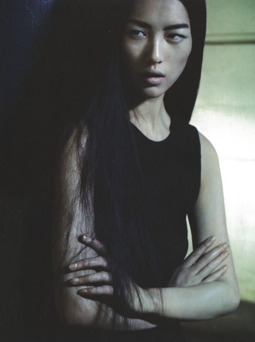 Beauty with Bite: Unleashing Your Inner Femme Fatale Through Dark Makeup