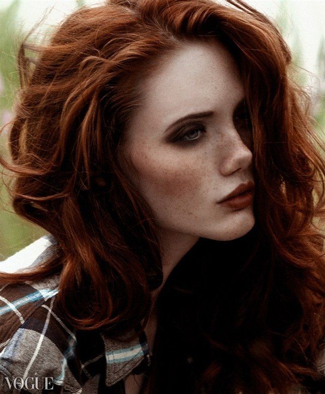 Flaunt This Fall: Femme Fatale Redefined With Dark Lips and Red Hair