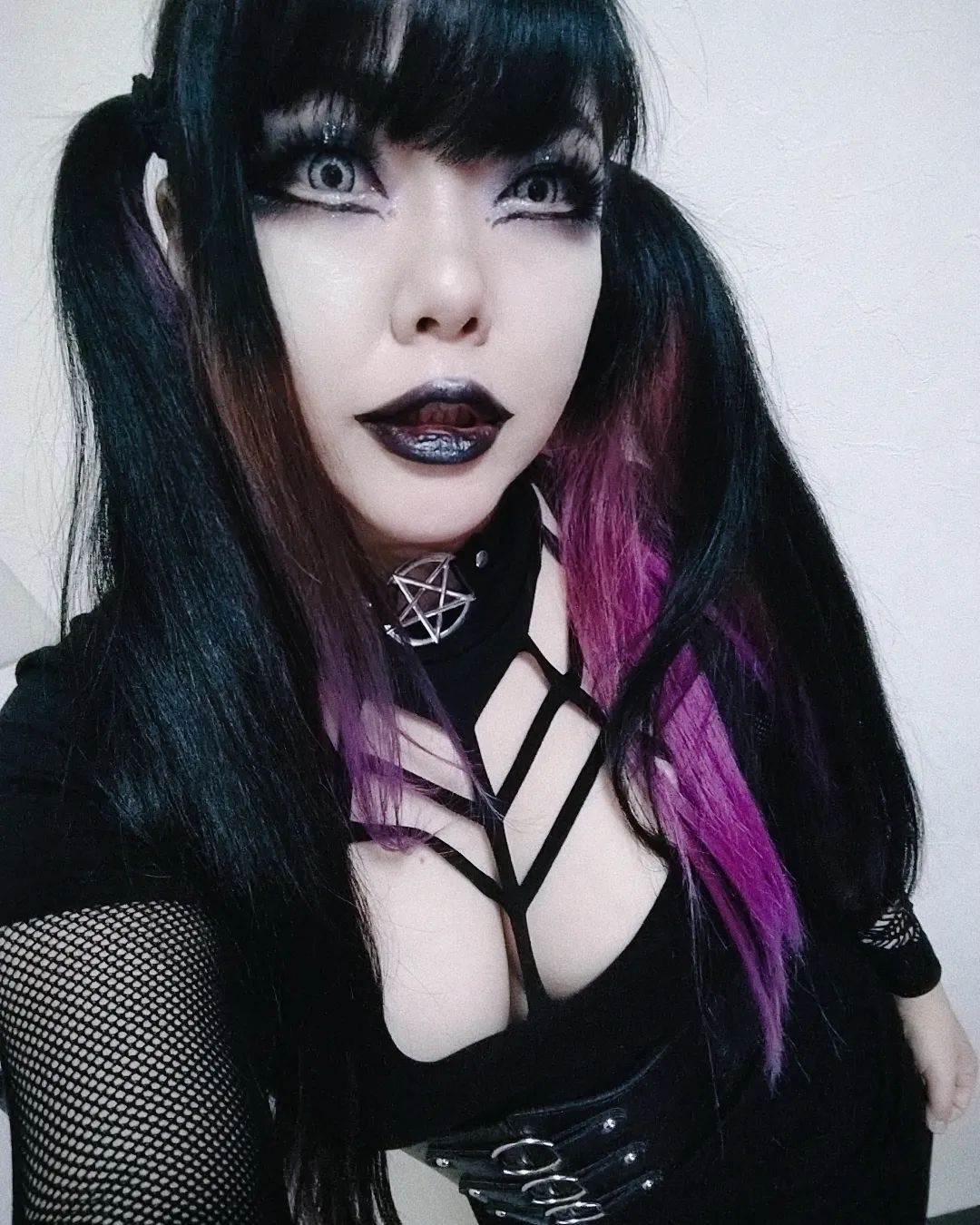 Mochi Skin: Embracing the Velvety Complexion Trend with a Gothic Twist