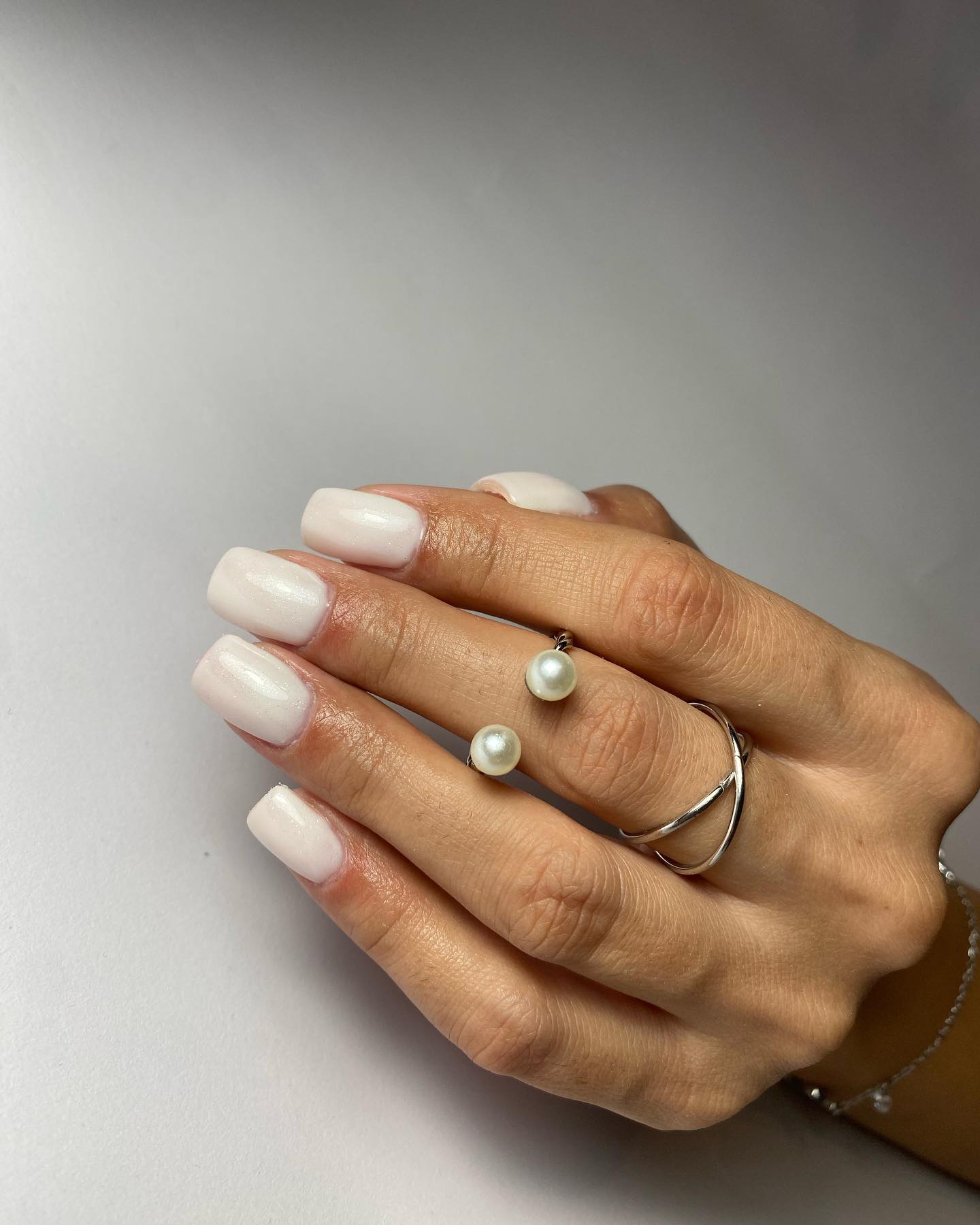 20+ Luxe Looks: Wintery Rich Girl Manicure