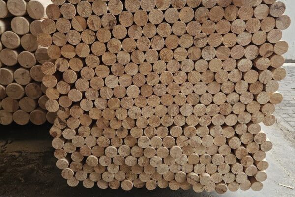 Glued Laminated Turned Logs detail view 2 - TurnedLog grade timber