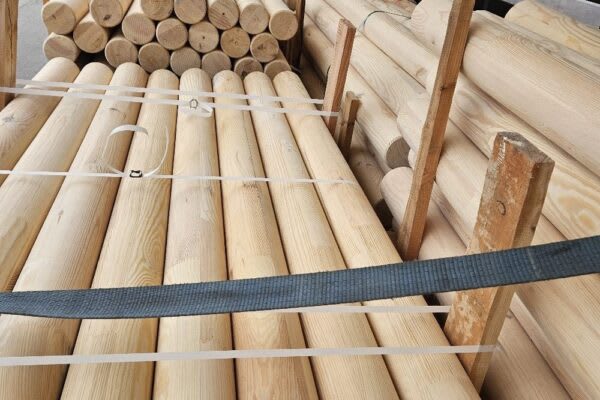 Glued Laminated Turned Logs detail view 4 - TurnedLog grade timber