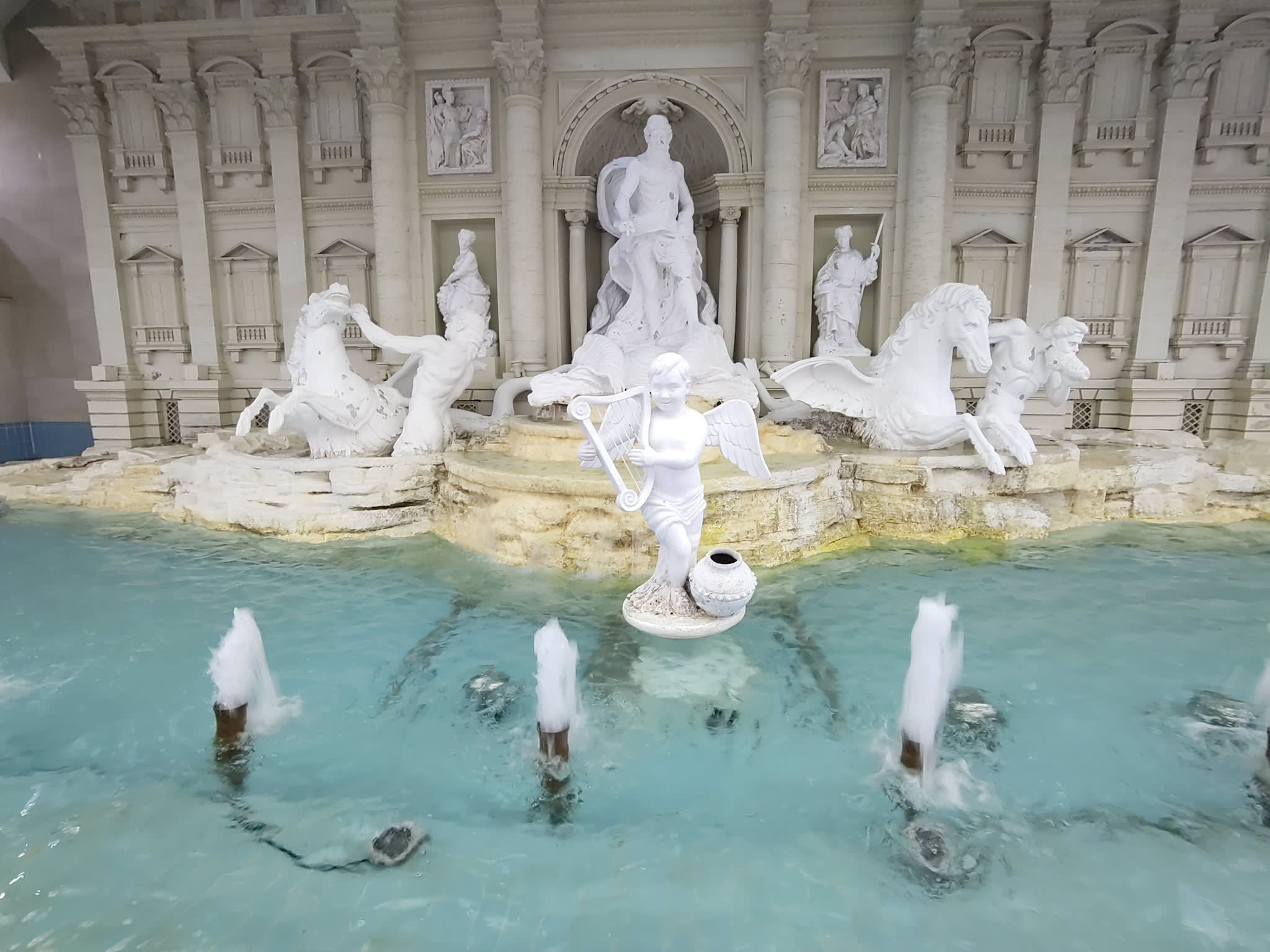 {"caption":[{"type":"text","text":{"content":"La fontaine quand on arrive dans le bâtiment","link":null},"annotations":{"bold":false,"italic":false,"strikethrough":false,"underline":false,"code":false,"color":"default"},"plain_text":"La fontaine quand on arrive dans le bâtiment","href":null}],"type":"external","external":{"url":"https://res.cloudinary.com/dttkrq9dl/image/upload/v1700054598/15-IMG_20230926_120855_cgenil.jpg"}}