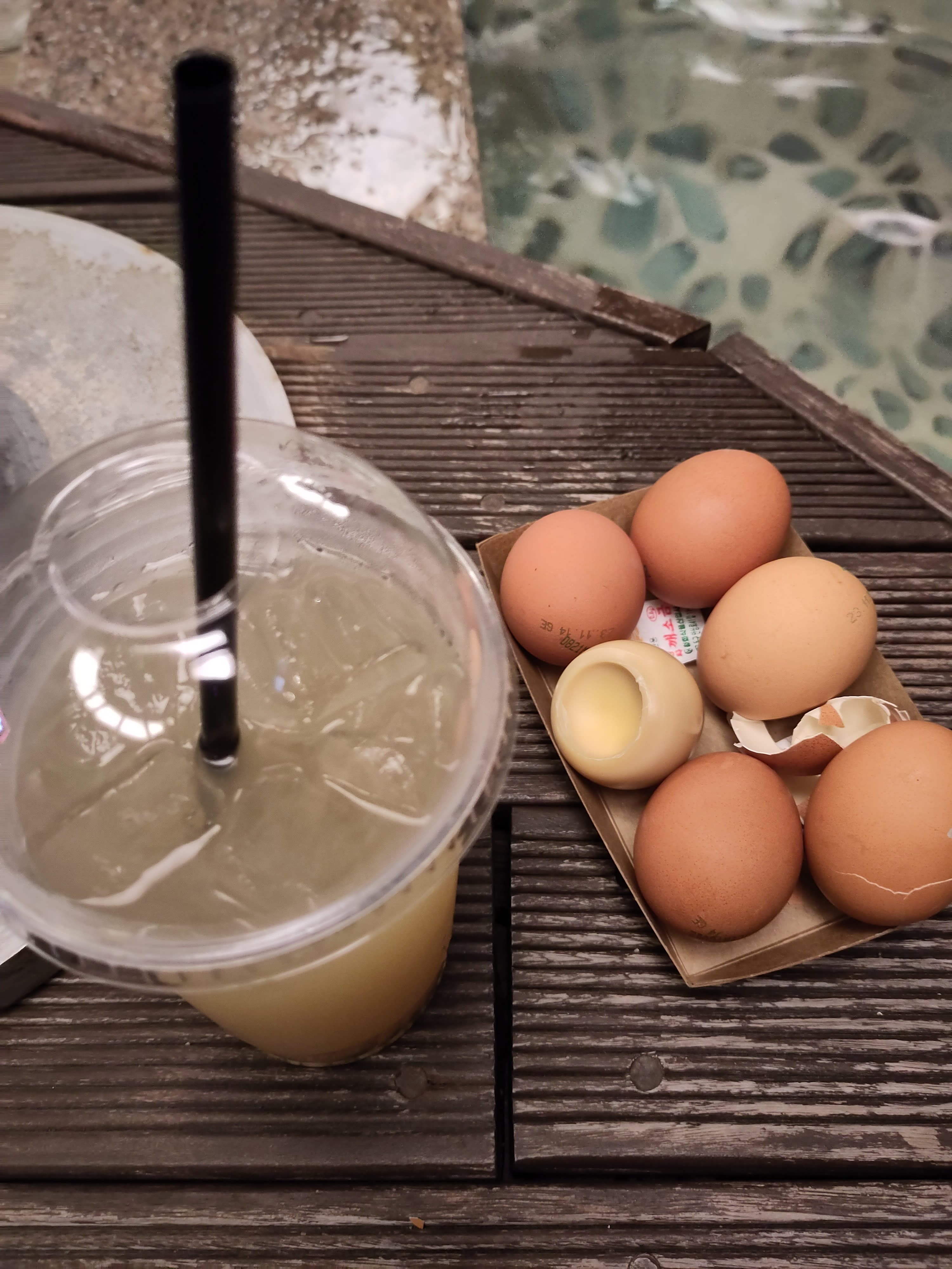 {"caption":[{"type":"text","text":{"content":"Ce mode de cuisson donne aux blancs d’œufs une teinte plus brune","link":null},"annotations":{"bold":false,"italic":false,"strikethrough":false,"underline":false,"code":false,"color":"default"},"plain_text":"Ce mode de cuisson donne aux blancs d’œufs une teinte plus brune","href":null}],"type":"external","external":{"url":"https://res.cloudinary.com/dttkrq9dl/image/upload/v1700621087/vxin7xj7q2gqqoqa5pim.jpg"}}