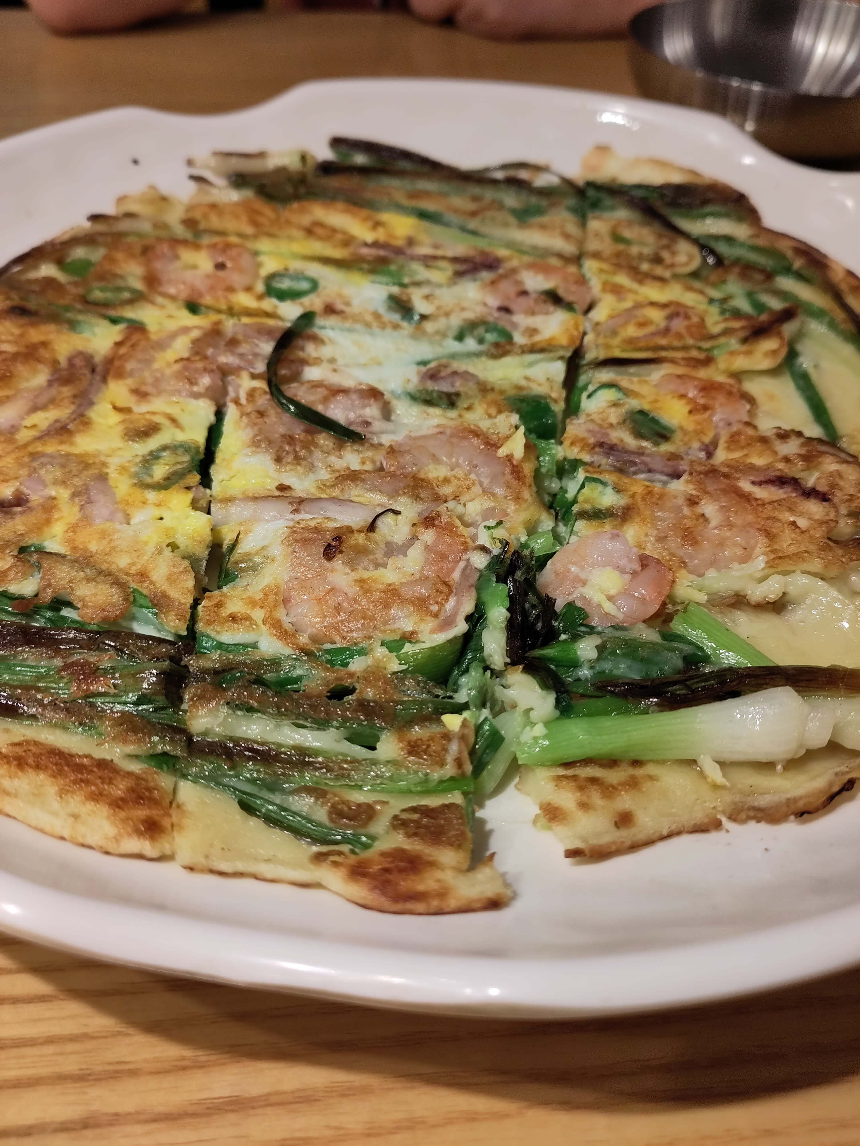 {"caption":[{"type":"text","text":{"content":"Souvent préparée avec des crevettes ou autre dans les restaurants","link":null},"annotations":{"bold":false,"italic":false,"strikethrough":false,"underline":false,"code":false,"color":"default"},"plain_text":"Souvent préparée avec des crevettes ou autre dans les restaurants","href":null}],"type":"external","external":{"url":"https://res.cloudinary.com/dttkrq9dl/image/upload/v1700621231/xc9jaglsj8o75ophmkpv.jpg"}}