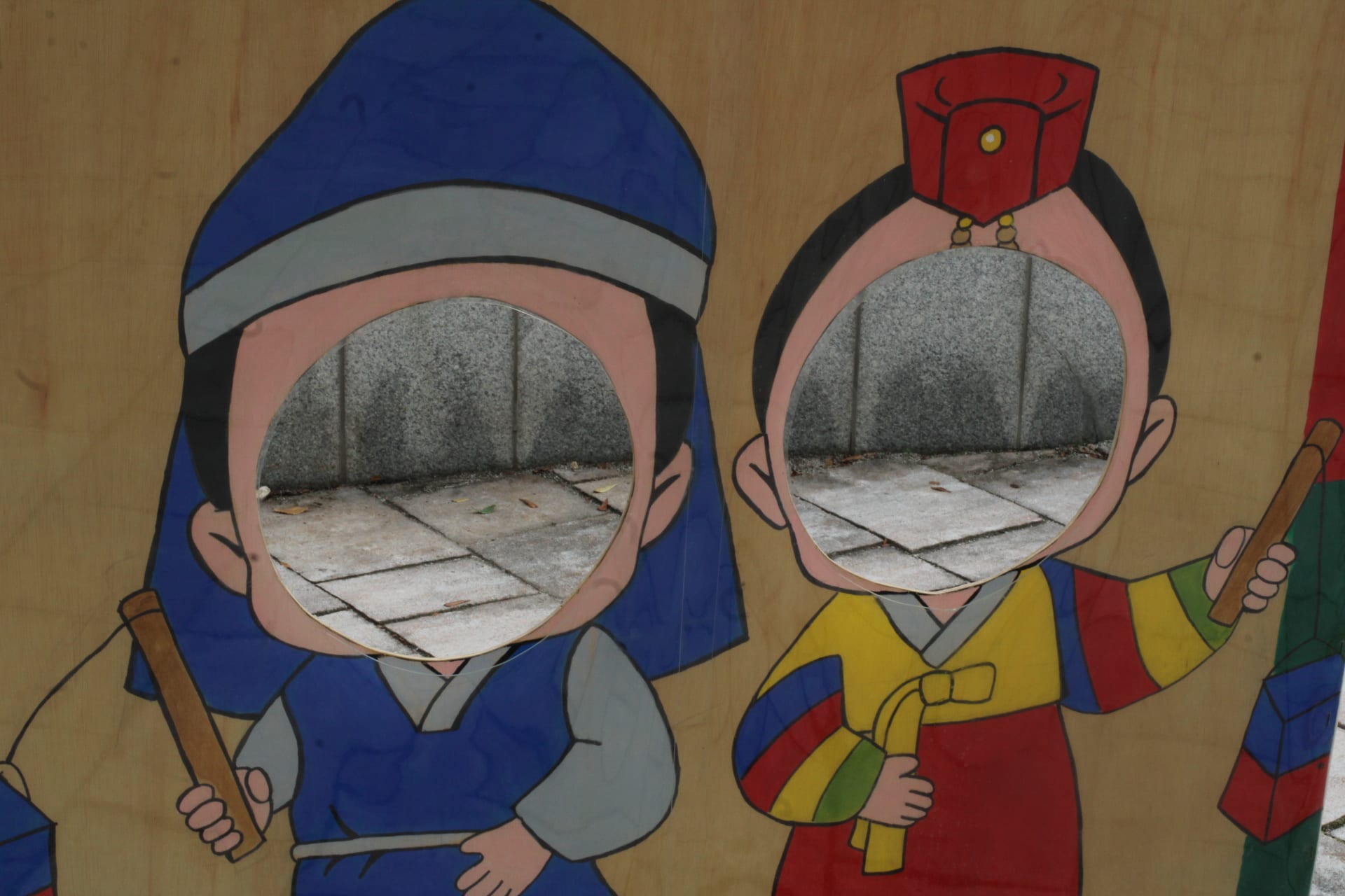 {"caption":[{"type":"text","text":{"content":"Même en arrivant à l'heure c'est pas exactement à notre taille désolé on n’a pas mis nos têtes","link":null},"annotations":{"bold":false,"italic":false,"strikethrough":false,"underline":false,"code":false,"color":"default"},"plain_text":"Même en arrivant à l'heure c'est pas exactement à notre taille désolé on n’a pas mis nos têtes","href":null}],"type":"external","external":{"url":"https://res.cloudinary.com/dttkrq9dl/image/upload/v1700719646/20230929154414_IMG_0684_azslse.jpg"}}