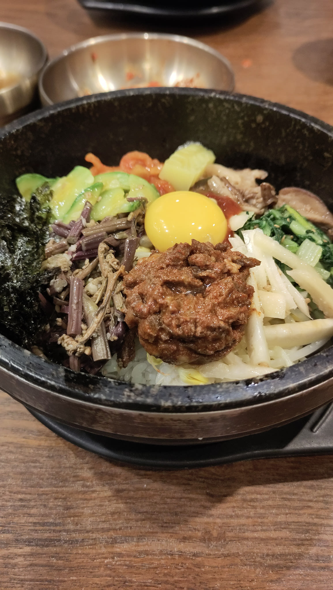 {"caption":[{"type":"text","text":{"content":"Voir Instagram pour entendre le crépitement du riz sur la pierre chaude","link":null},"annotations":{"bold":false,"italic":false,"strikethrough":false,"underline":false,"code":false,"color":"default"},"plain_text":"Voir Instagram pour entendre le crépitement du riz sur la pierre chaude","href":null}],"type":"external","external":{"url":"https://res.cloudinary.com/dttkrq9dl/image/upload/v1701665541/2-IMG_20231003_195749_zd6znh.jpg"}}