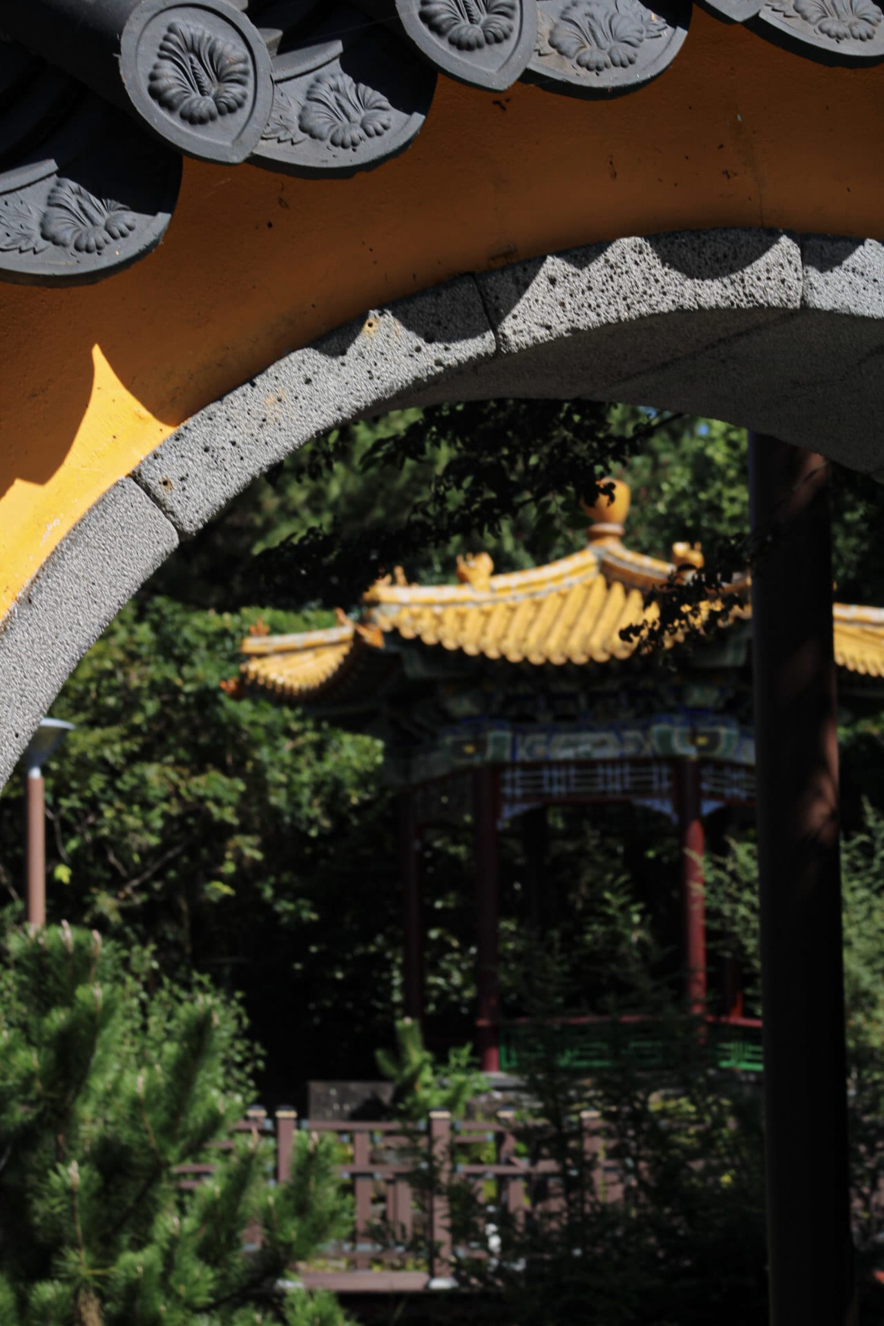 {"caption":[{"type":"text","text":{"content":"Le chemin pour s'y rendre passe par un petit jardin","link":null},"annotations":{"bold":false,"italic":false,"strikethrough":false,"underline":false,"code":false,"color":"default"},"plain_text":"Le chemin pour s'y rendre passe par un petit jardin","href":null}],"type":"external","external":{"url":"https://res.cloudinary.com/dttkrq9dl/image/upload/v1703586529/20231005111928_IMG_1049_1_i9dy6u.jpg"}}