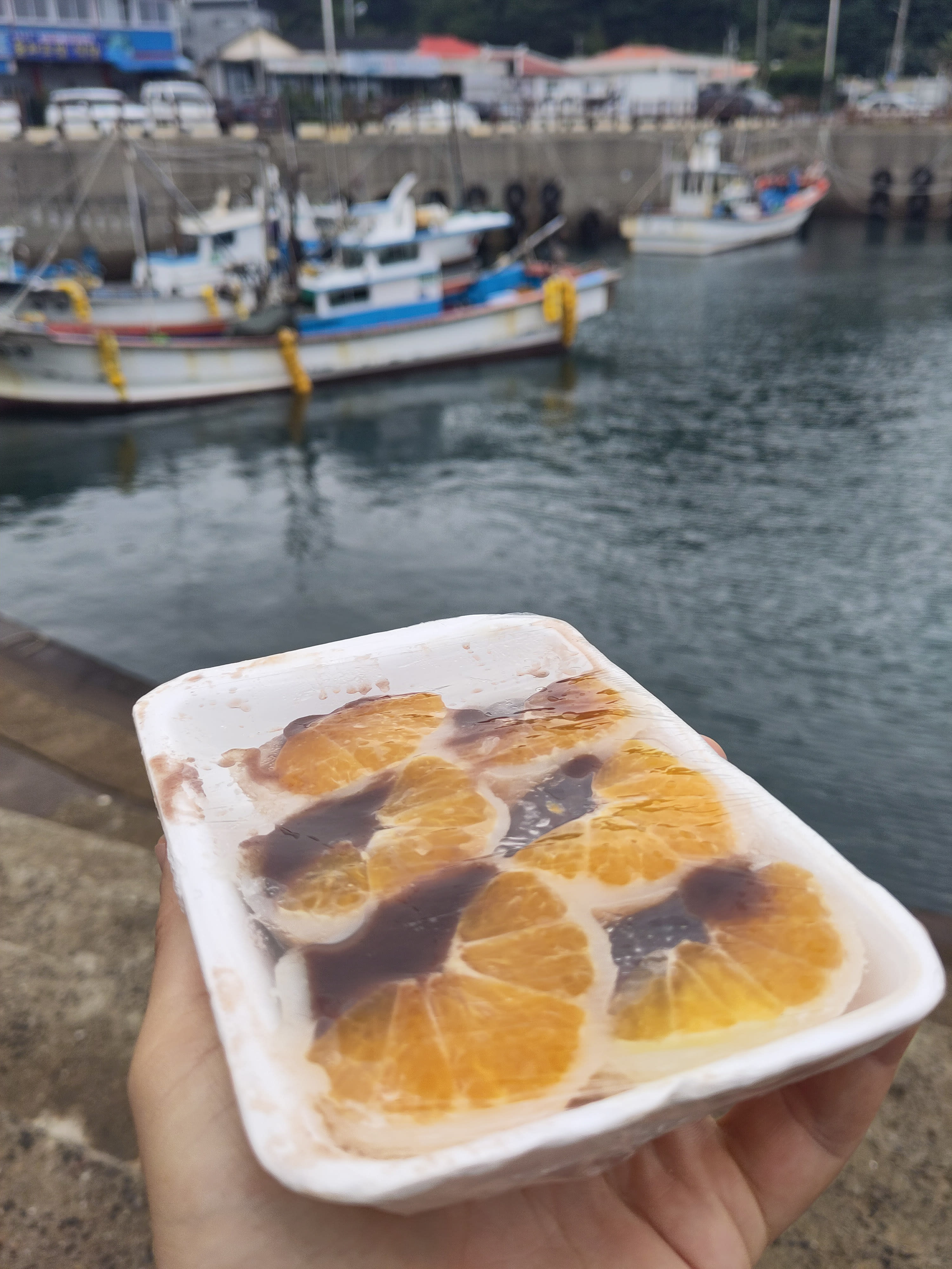 {"caption":[{"type":"text","text":{"content":"Un peu écrasés dans le sac, dans leur emballage plastique de poisson de supermarché, ils cachent bien leur jeu","link":null},"annotations":{"bold":false,"italic":false,"strikethrough":false,"underline":false,"code":false,"color":"default"},"plain_text":"Un peu écrasés dans le sac, dans leur emballage plastique de poisson de supermarché, ils cachent bien leur jeu","href":null}],"type":"external","external":{"url":"https://res.cloudinary.com/dttkrq9dl/image/upload/v1703586529/IMG_20231007_145805_1_rcashz.jpg"}}