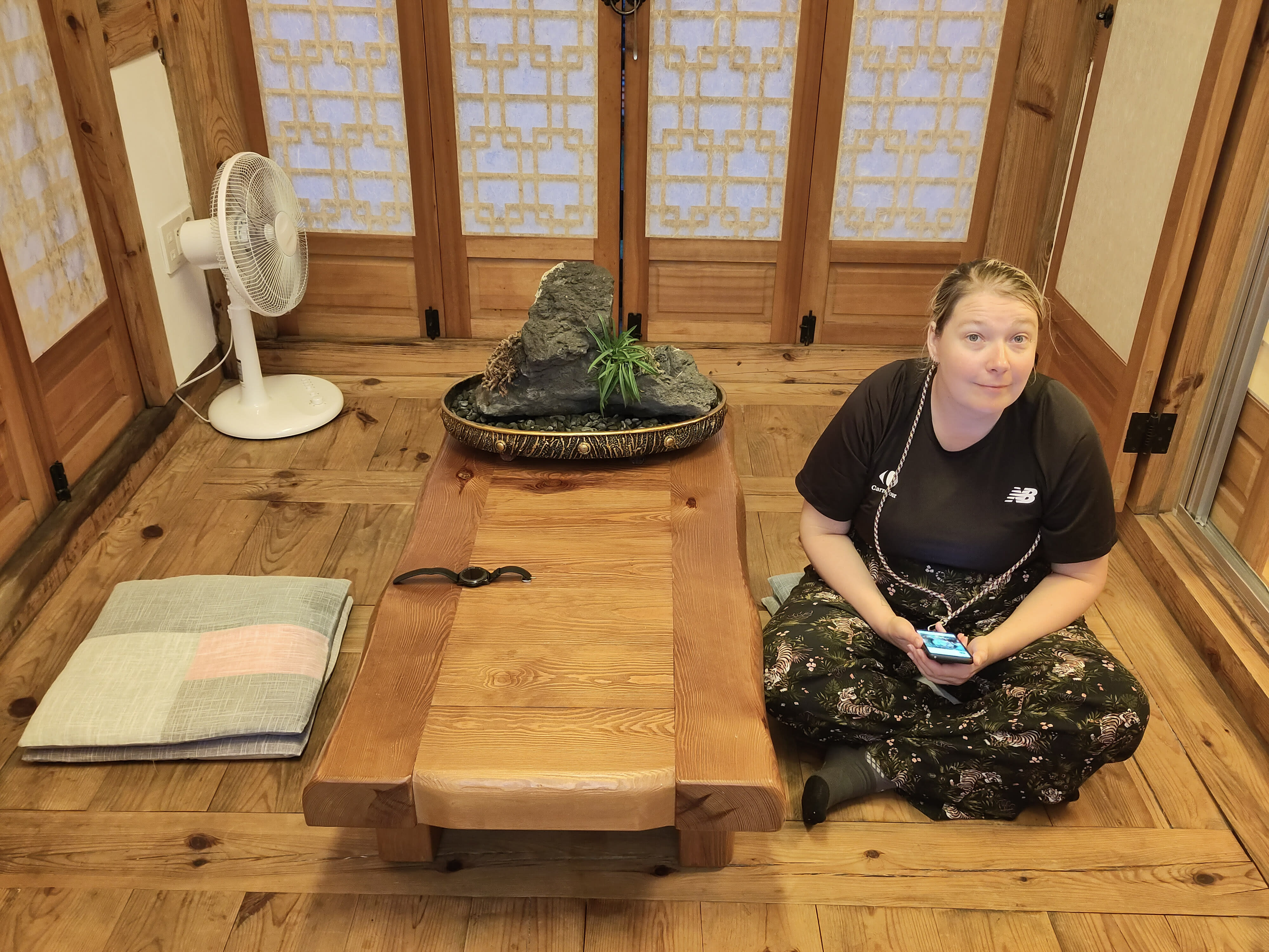 {"caption":[{"type":"text","text":{"content":"La salle à manger","link":null},"annotations":{"bold":false,"italic":false,"strikethrough":false,"underline":false,"code":false,"color":"default"},"plain_text":"La salle à manger","href":null}],"type":"external","external":{"url":"https://res.cloudinary.com/dttkrq9dl/image/upload/v1703586540/IMG_20231007_181755_1_hp84ei.jpg"}}