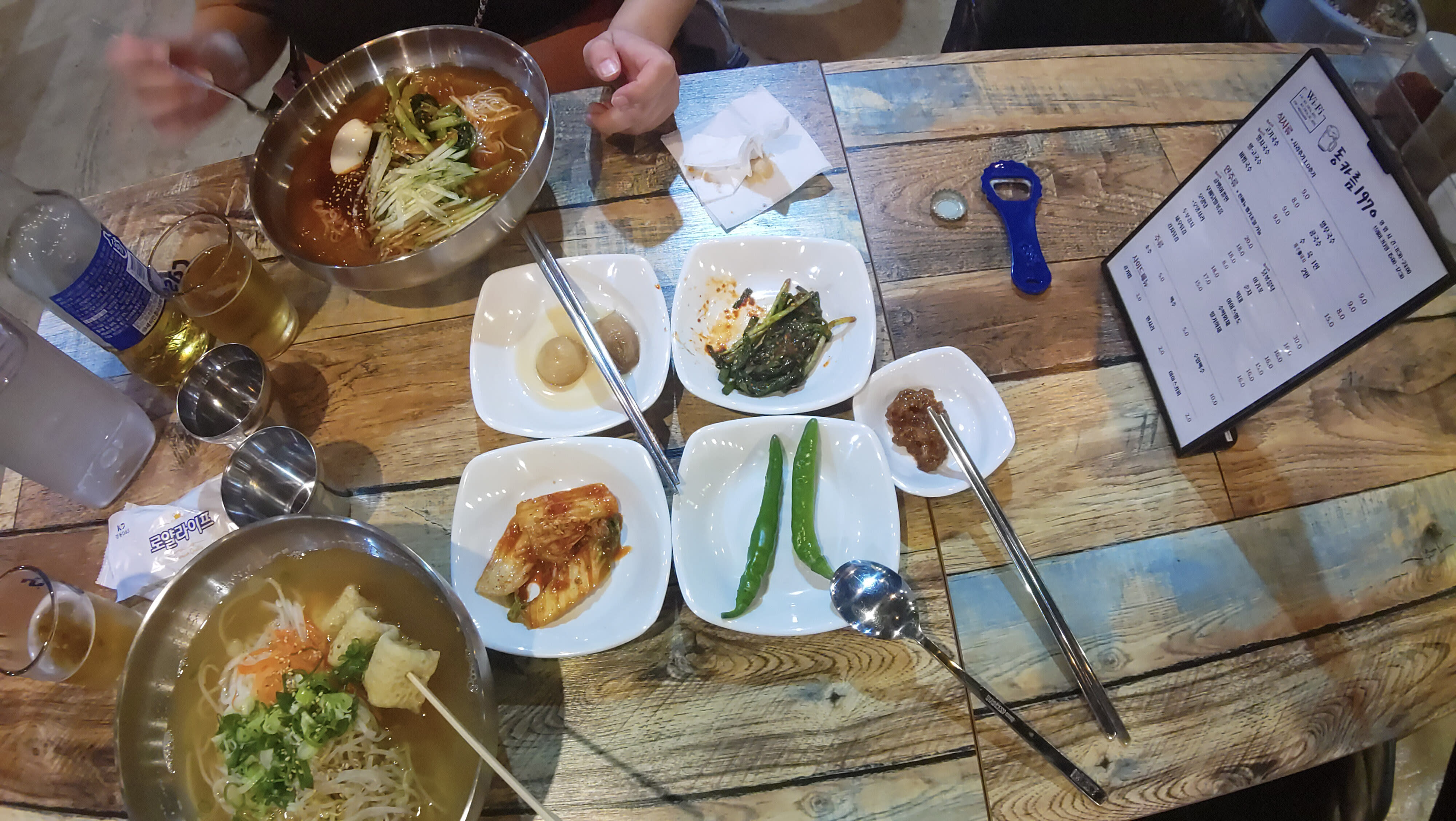 {"caption":[{"type":"text","text":{"content":"En plus le restaurant est ouvert relativement tard pour les horaires coréennes","link":null},"annotations":{"bold":false,"italic":false,"strikethrough":false,"underline":false,"code":false,"color":"default"},"plain_text":"En plus le restaurant est ouvert relativement tard pour les horaires coréennes","href":null}],"type":"external","external":{"url":"https://res.cloudinary.com/dttkrq9dl/image/upload/v1703586542/IMG_20231004_205100_1_xohwes.jpg"}}