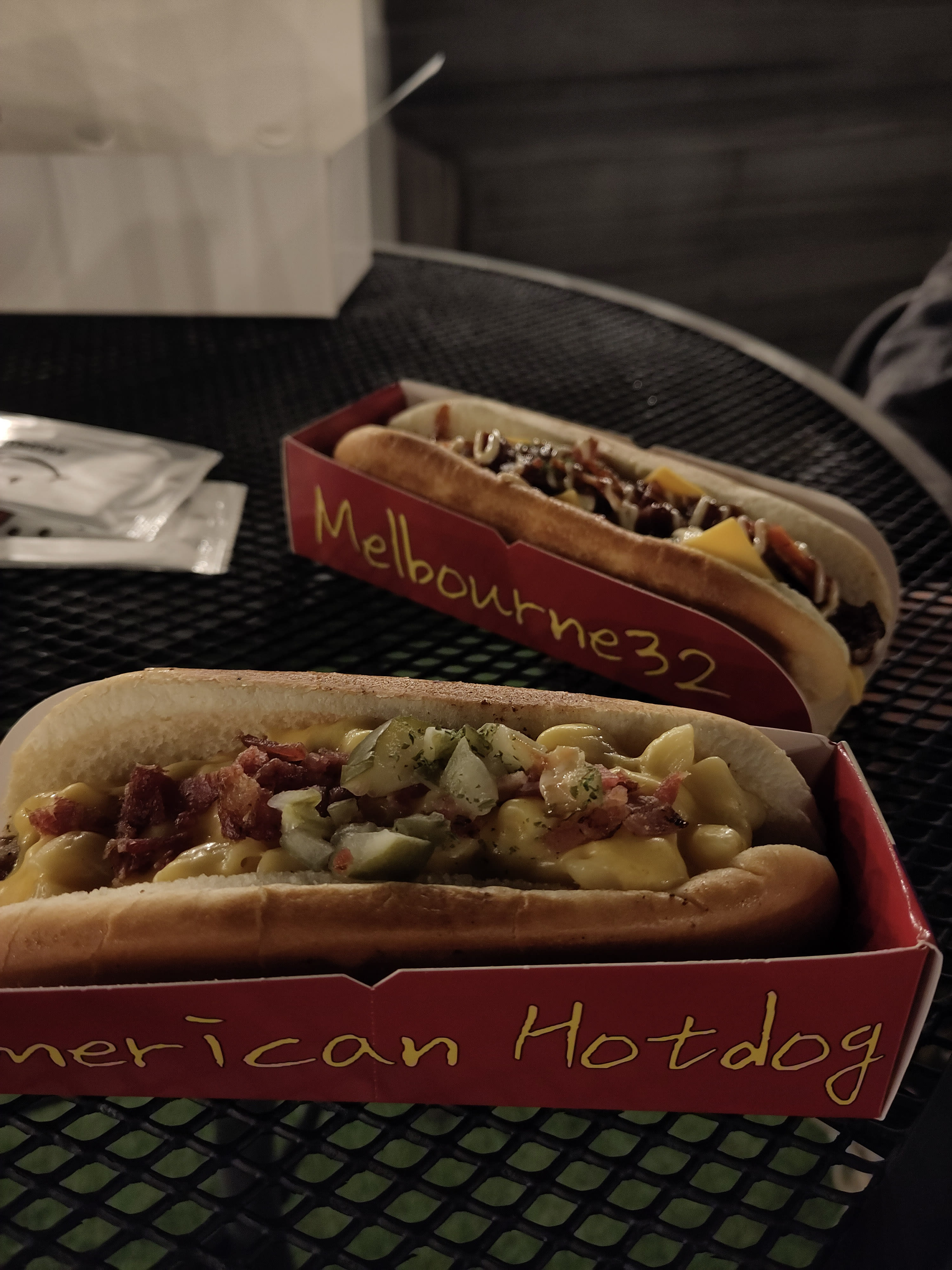 {"caption":[{"type":"text","text":{"content":"Américains de Melbourne apparemment","link":null},"annotations":{"bold":false,"italic":false,"strikethrough":false,"underline":false,"code":false,"color":"default"},"plain_text":"Américains de Melbourne apparemment","href":null}],"type":"external","external":{"url":"https://res.cloudinary.com/dttkrq9dl/image/upload/v1703598345/IMG_20231006_211231_mo9o2y.jpg"}}