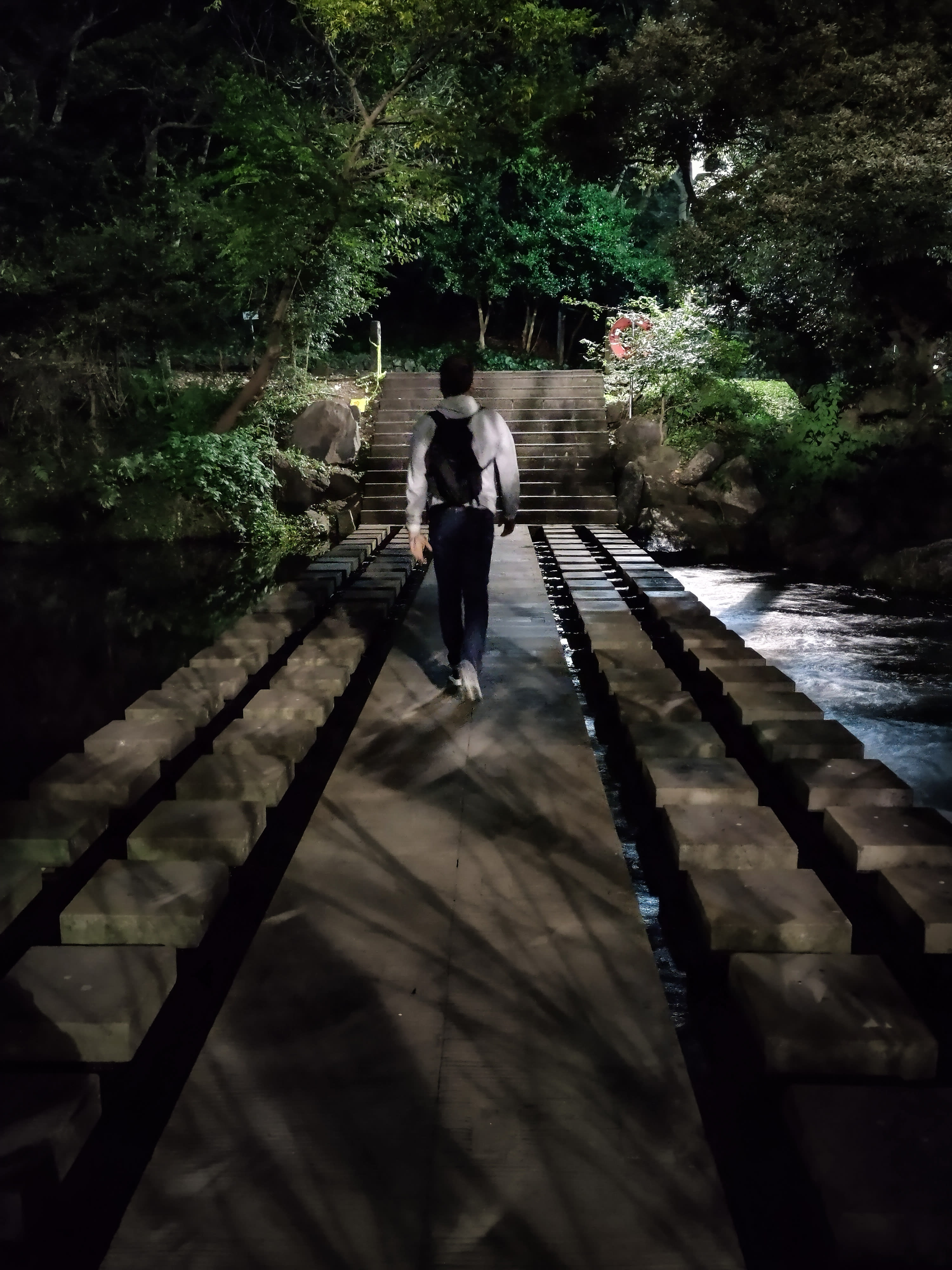 {"caption":[{"type":"text","text":{"content":"On peut rentrer satisfaits, mais il faudra assimiler au long de ce voyage que tout ne peut pas être vu, même en 7 mois…","link":null},"annotations":{"bold":false,"italic":false,"strikethrough":false,"underline":false,"code":false,"color":"default"},"plain_text":"On peut rentrer satisfaits, mais il faudra assimiler au long de ce voyage que tout ne peut pas être vu, même en 7 mois…","href":null}],"type":"external","external":{"url":"https://res.cloudinary.com/dttkrq9dl/image/upload/v1703598353/IMG_20231006_202614_hnedj9.jpg"}}