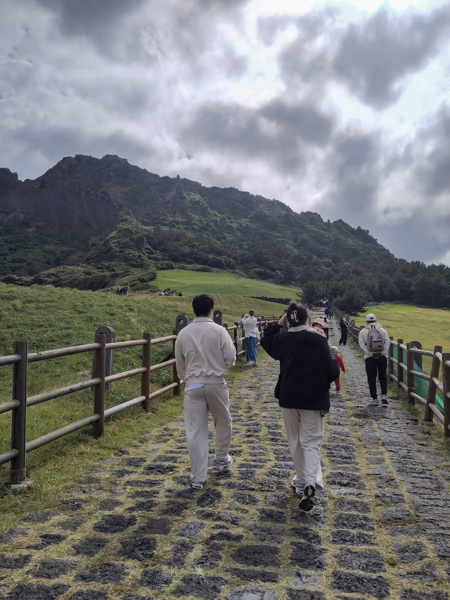 {"caption":[{"type":"text","text":{"content":"C'est parti","link":null},"annotations":{"bold":false,"italic":false,"strikethrough":false,"underline":false,"code":false,"color":"default"},"plain_text":"C'est parti","href":null}],"type":"external","external":{"url":"https://res.cloudinary.com/dttkrq9dl/image/upload/v1705041556/33-IMG_20231009_113457_vimevx.jpg"}}