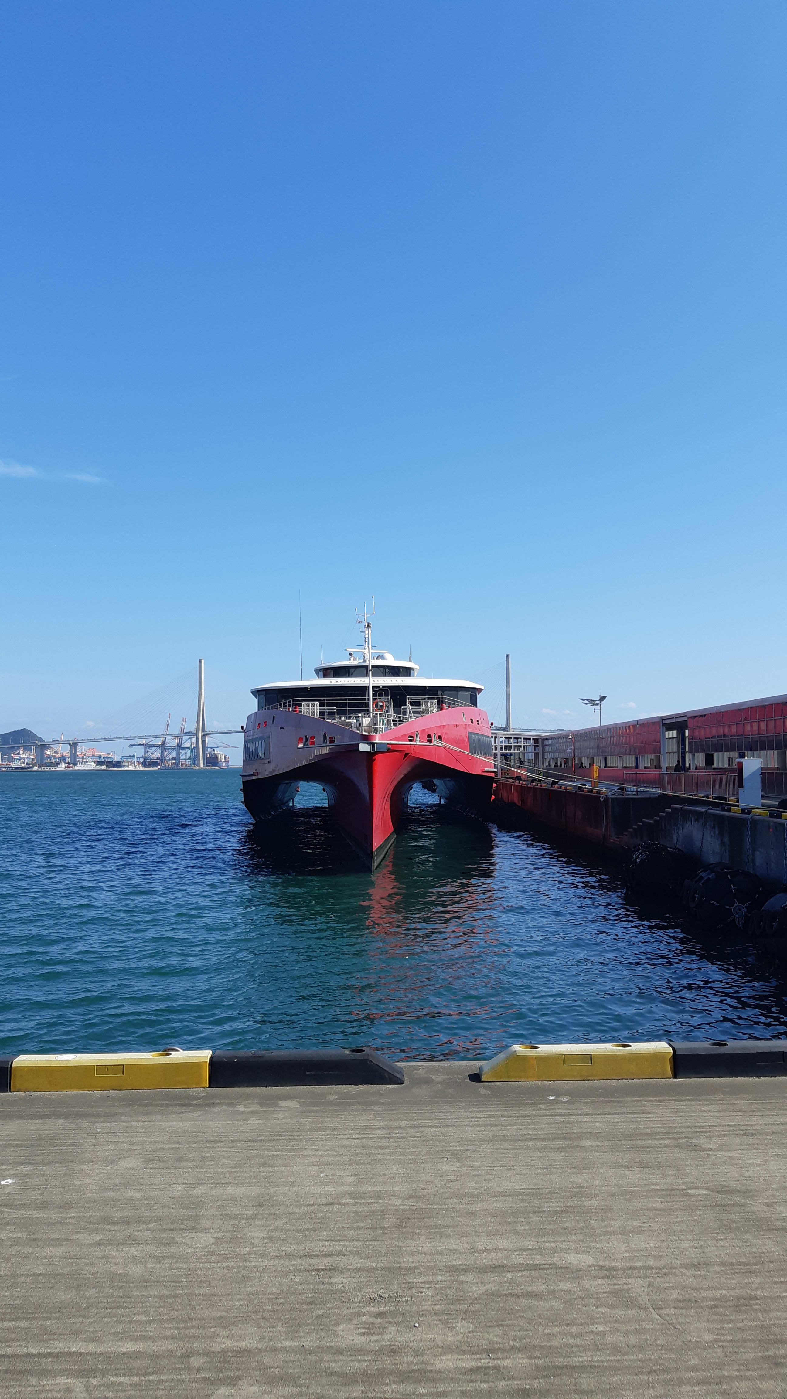 {"caption":[{"type":"text","text":{"content":"On a même du mal à comprendre comment il flotte ","link":null},"annotations":{"bold":false,"italic":false,"strikethrough":false,"underline":false,"code":false,"color":"default"},"plain_text":"On a même du mal à comprendre comment il flotte ","href":null}],"type":"external","external":{"url":"https://res.cloudinary.com/dttkrq9dl/image/upload/v1706783274/20231012_143857_yjaf1e.jpg"}}