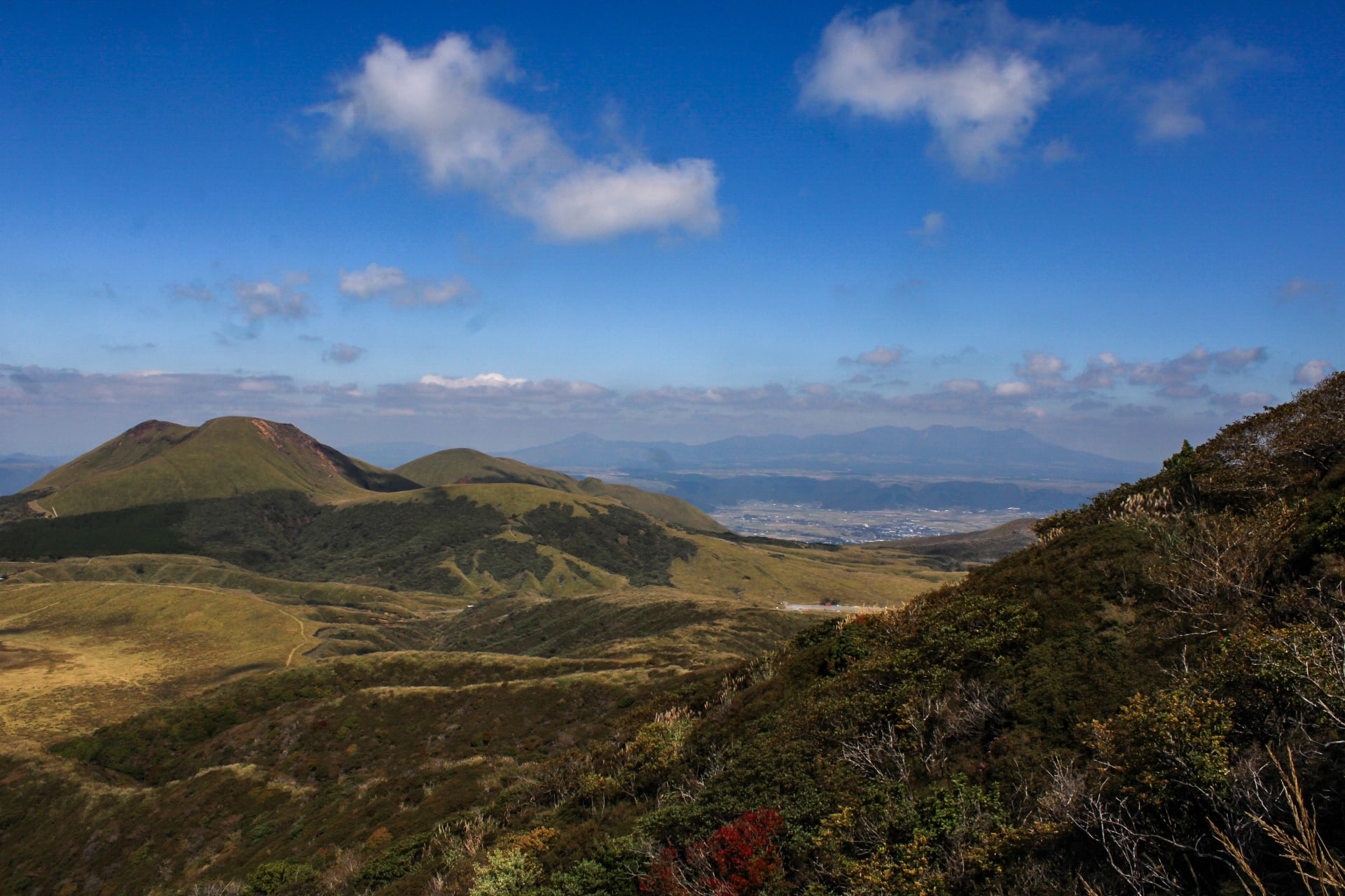 {"caption":[{"type":"text","text":{"content":"Malgré un ciel relativement nuageux, la visibilité est belle","link":null},"annotations":{"bold":false,"italic":false,"strikethrough":false,"underline":false,"code":false,"color":"default"},"plain_text":"Malgré un ciel relativement nuageux, la visibilité est belle","href":null}],"type":"external","external":{"url":"https://res.cloudinary.com/dttkrq9dl/image/upload/v1711879241/20231017121840_IMG_1908_idudbq.jpg"}}