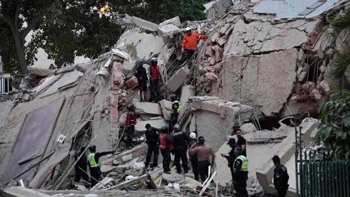 Venezuela quakes kill 32 as global aid rushes in