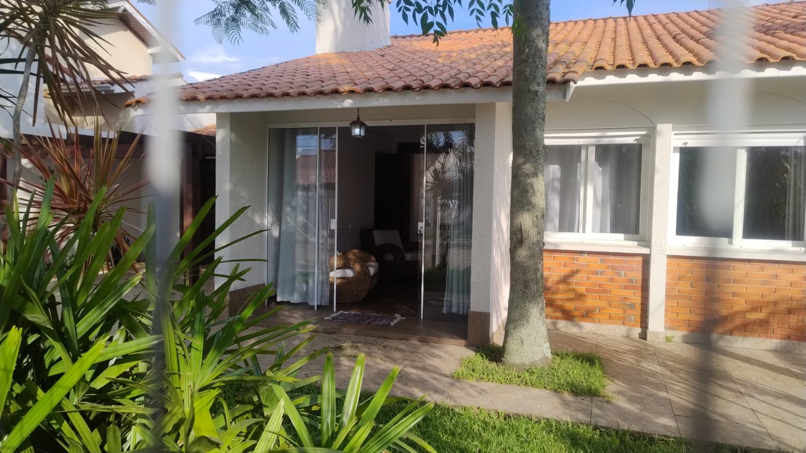 Casa 3 Dormitórios com Lareira em Capão Novo