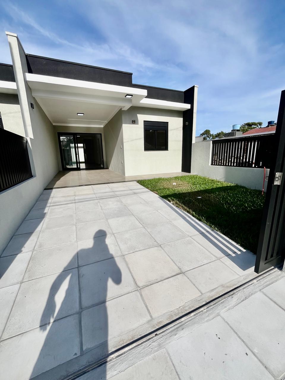 Casa Nova Geminada com Suíte e Pátio em Capão Novo